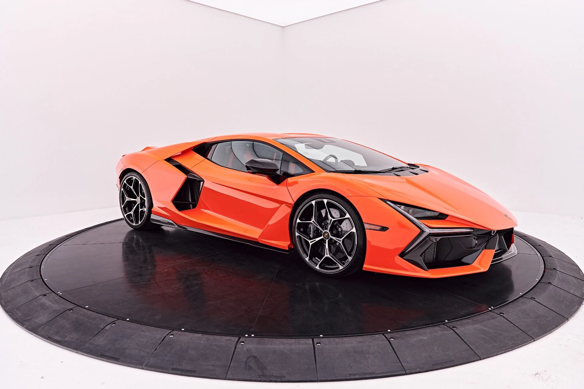 mph027_47889178_Used_2024_Lamborghini_Revuelto_Base_1786150911_73c666d48f