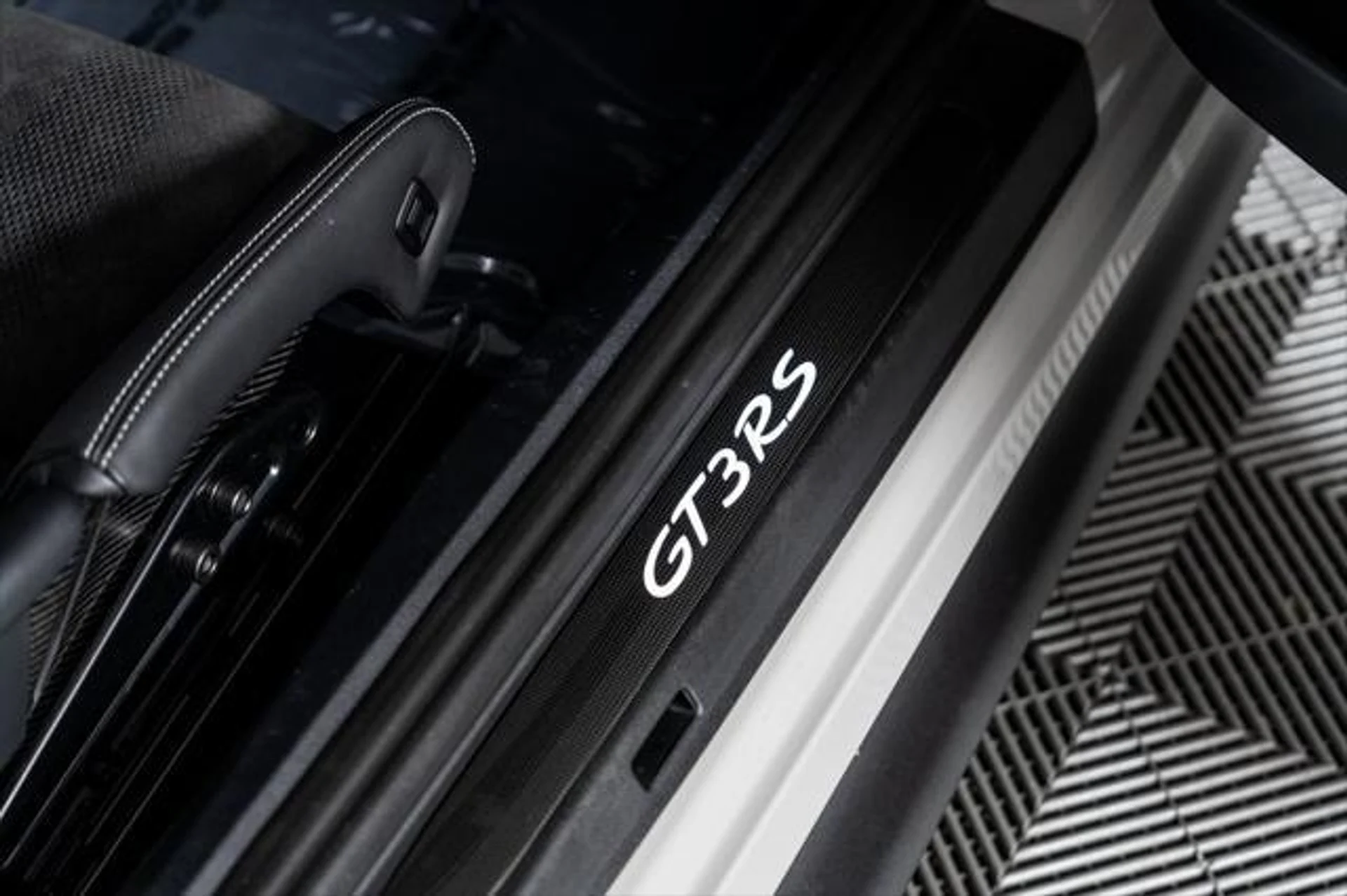 mph027_484066531_fp_Gd_Hx_Gq_BE_Rgu_Y_Lc_Hpm_Ng_K_Isez4_b0f4bb78f4