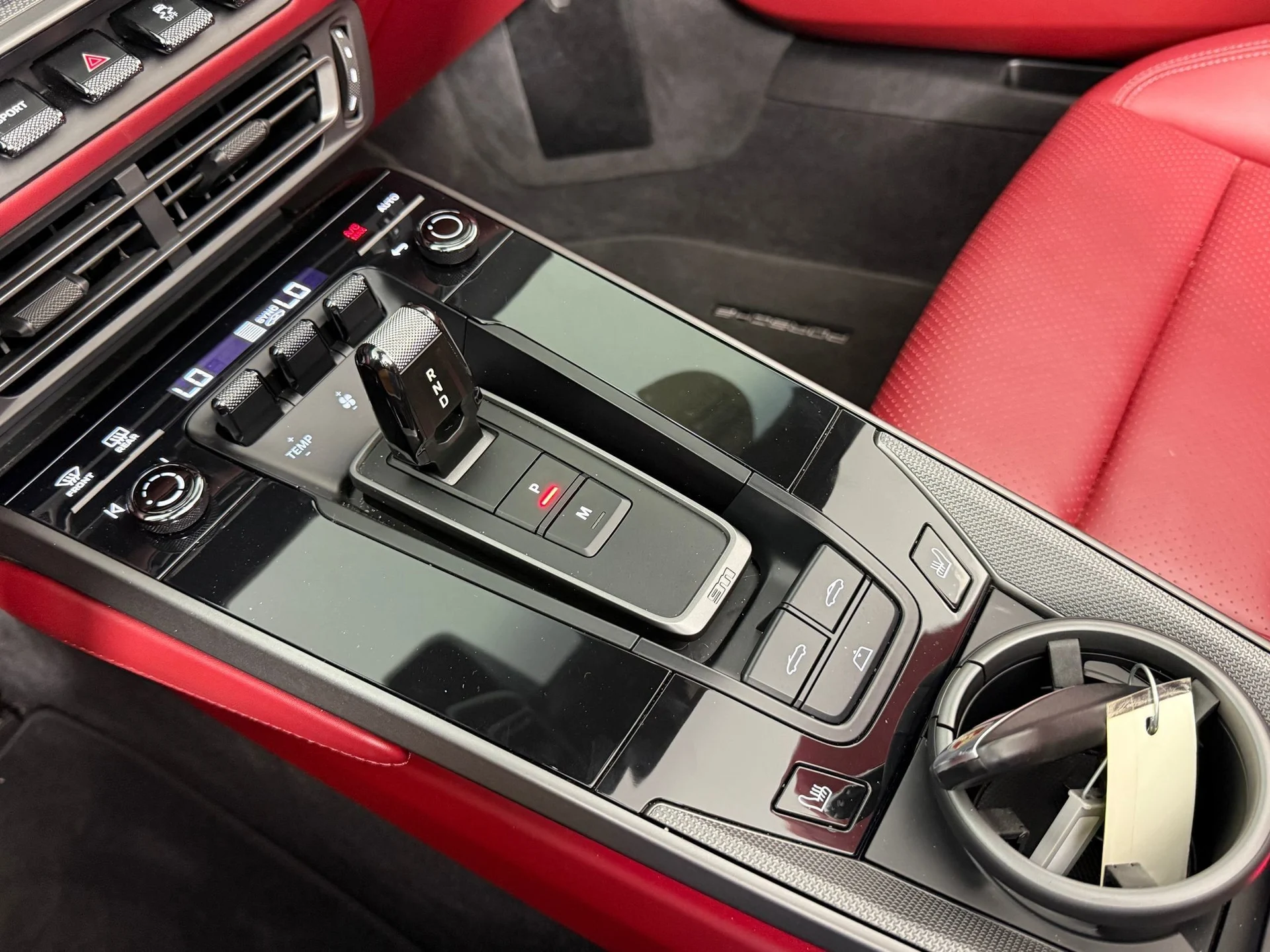 mph027_485977703_e70bd4acafd0f808551b28e1c3f4a434x_ed5d3be25f