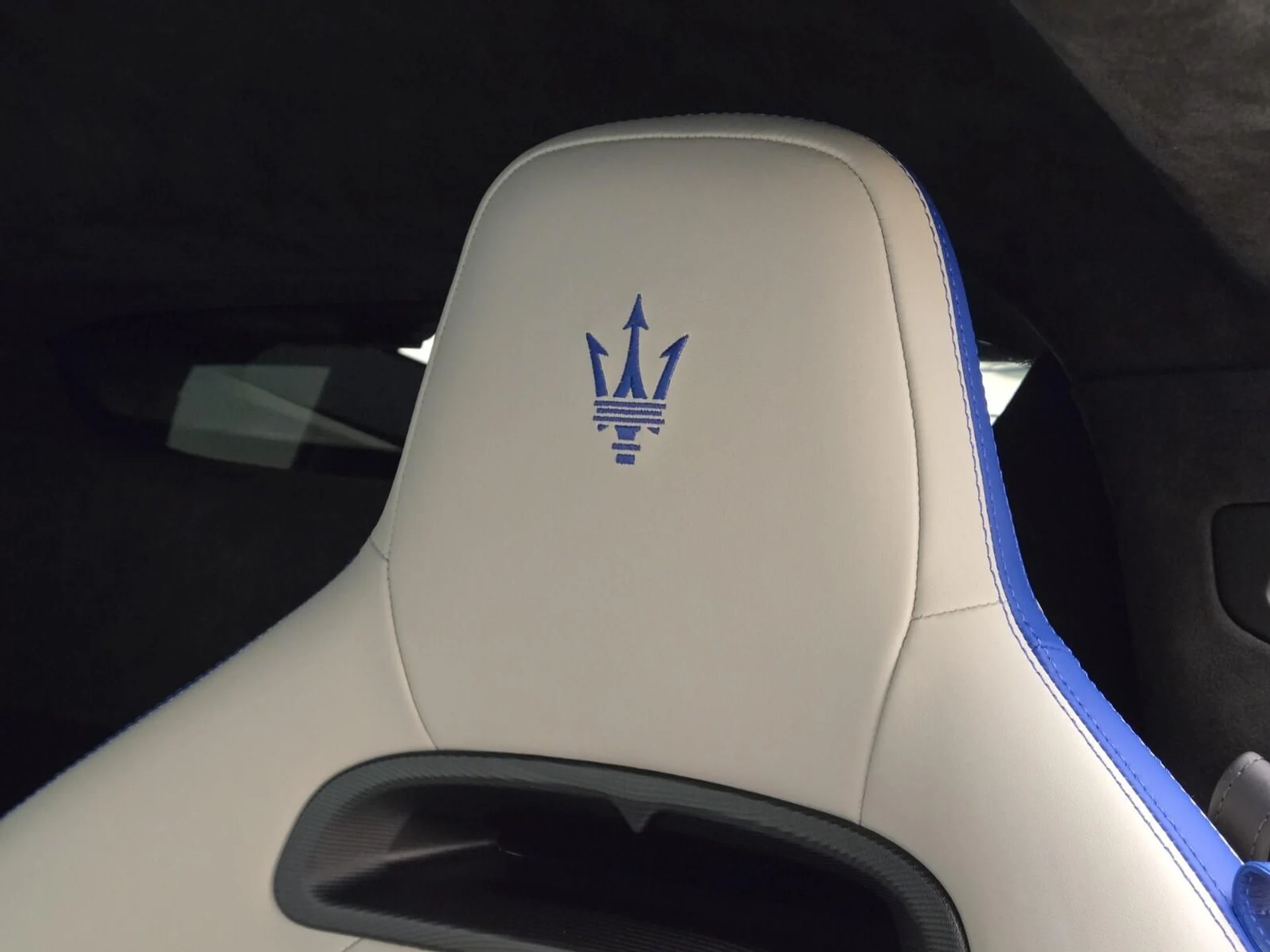 mph027_490816608_Used_2023_Maserati_MC_20_1762849628_532c52473e