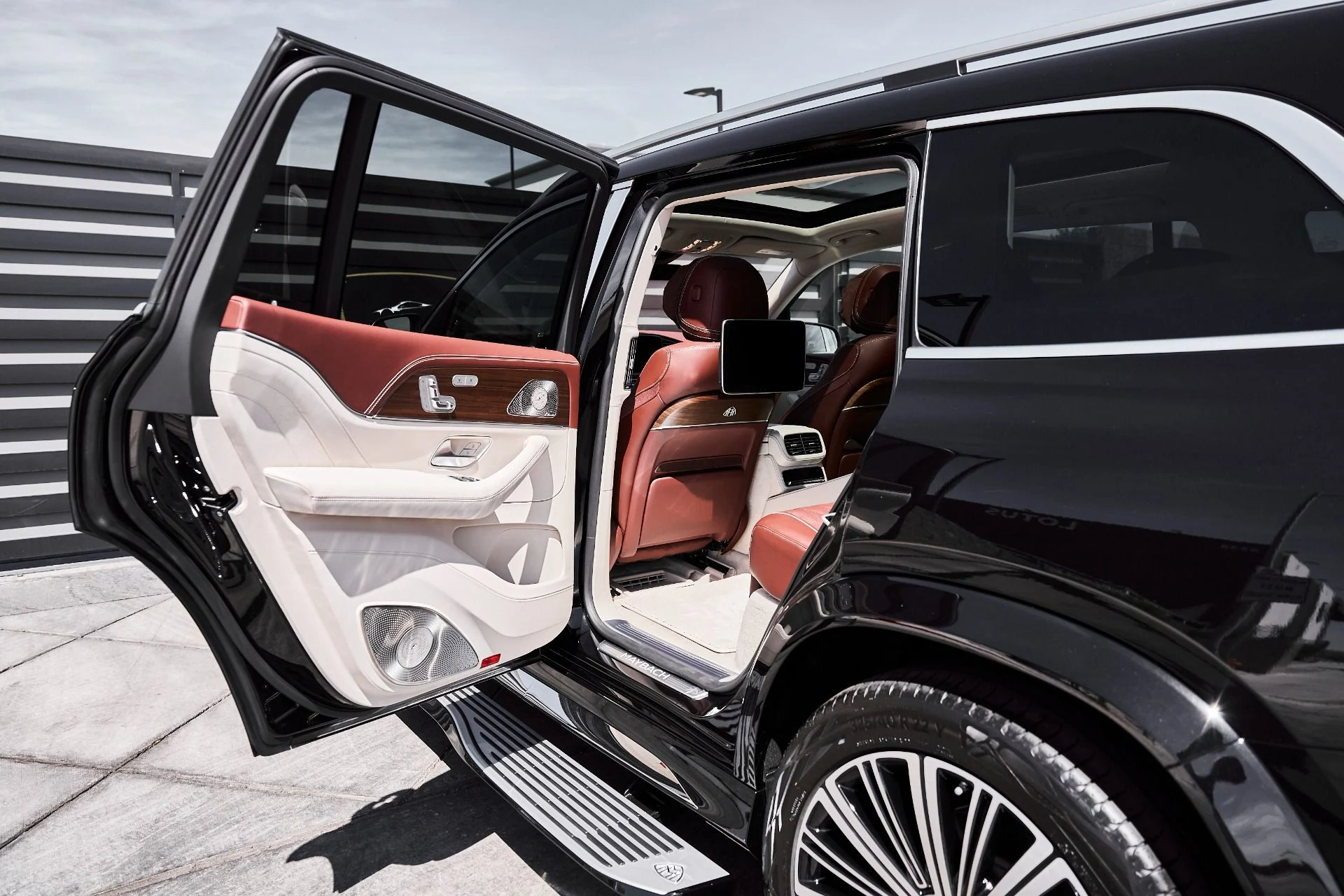 mph027_491222263_Used_2026_Mercedes_Benz_GLS_Maybach_GLS_600_1776732774_d62d132607