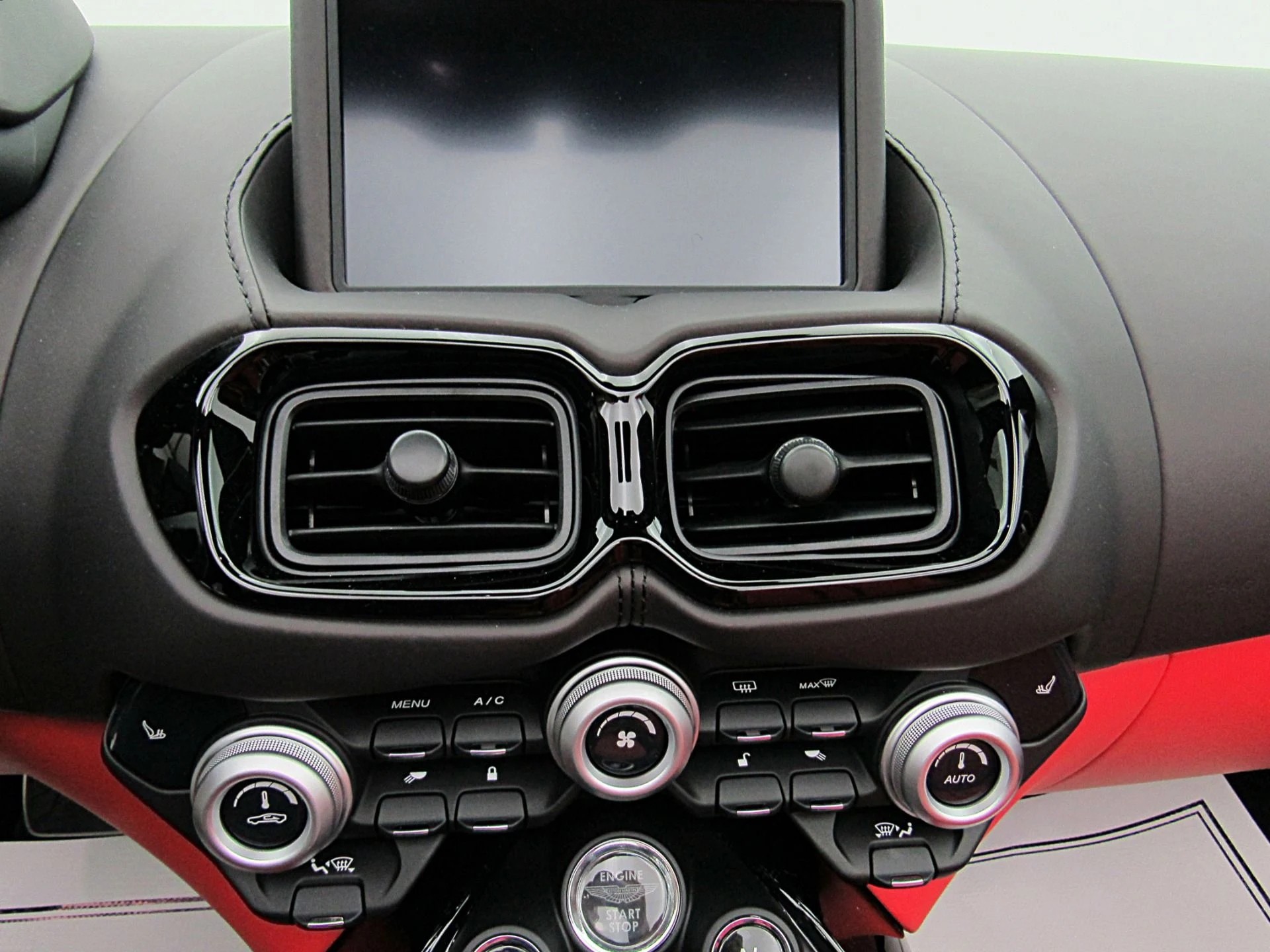 mph027_493130518_Used_2023_Aston_Martin_Vantage_Roadster_781726e209