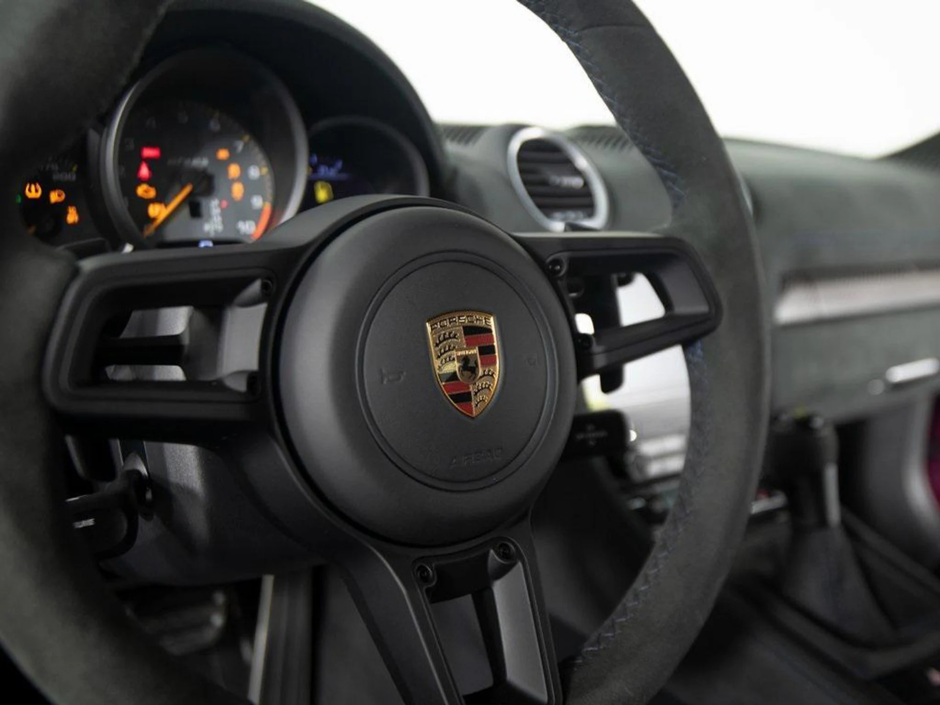 mph027_49805260_q_Ue_AVLU_Dh0cbnae4o8_J8_f_DECY_13485e347c