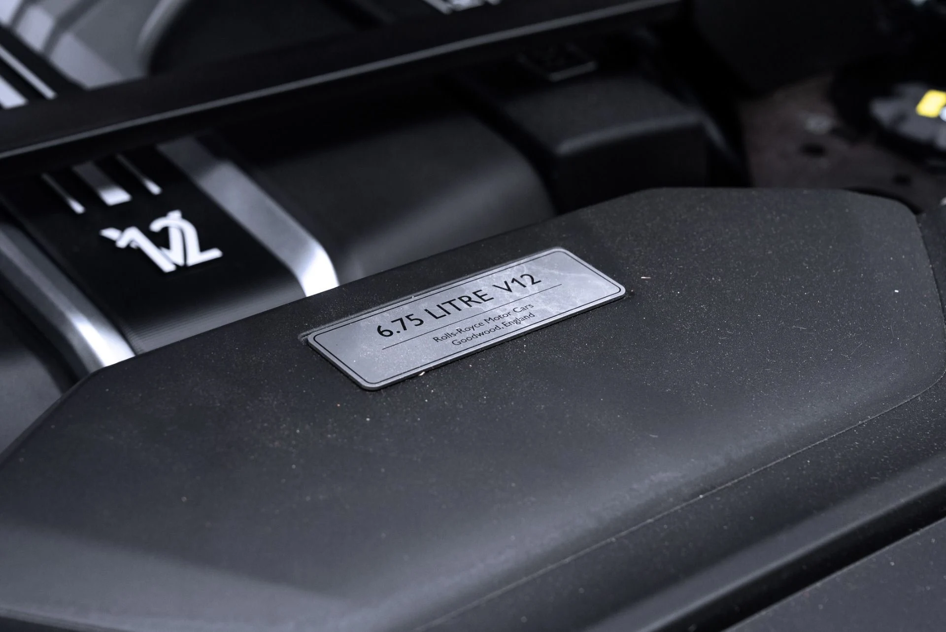 mph027_499144137_Used_2023_Rolls_Royce_Black_Badge_Cullinan_1775515525_9813c14ccb