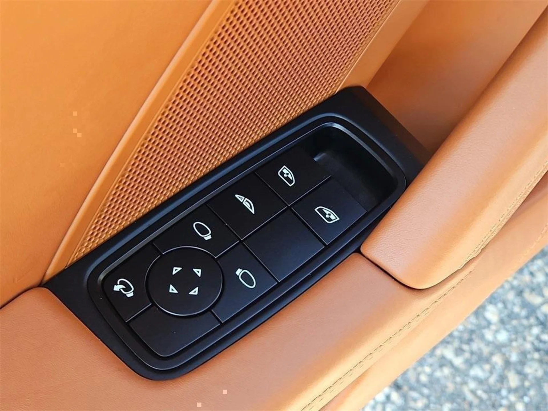 mph027_501319896_T5tvt_Ekm_dt7_Un_FC_Fpsv_Zm_R_Ps8_4def6650ed