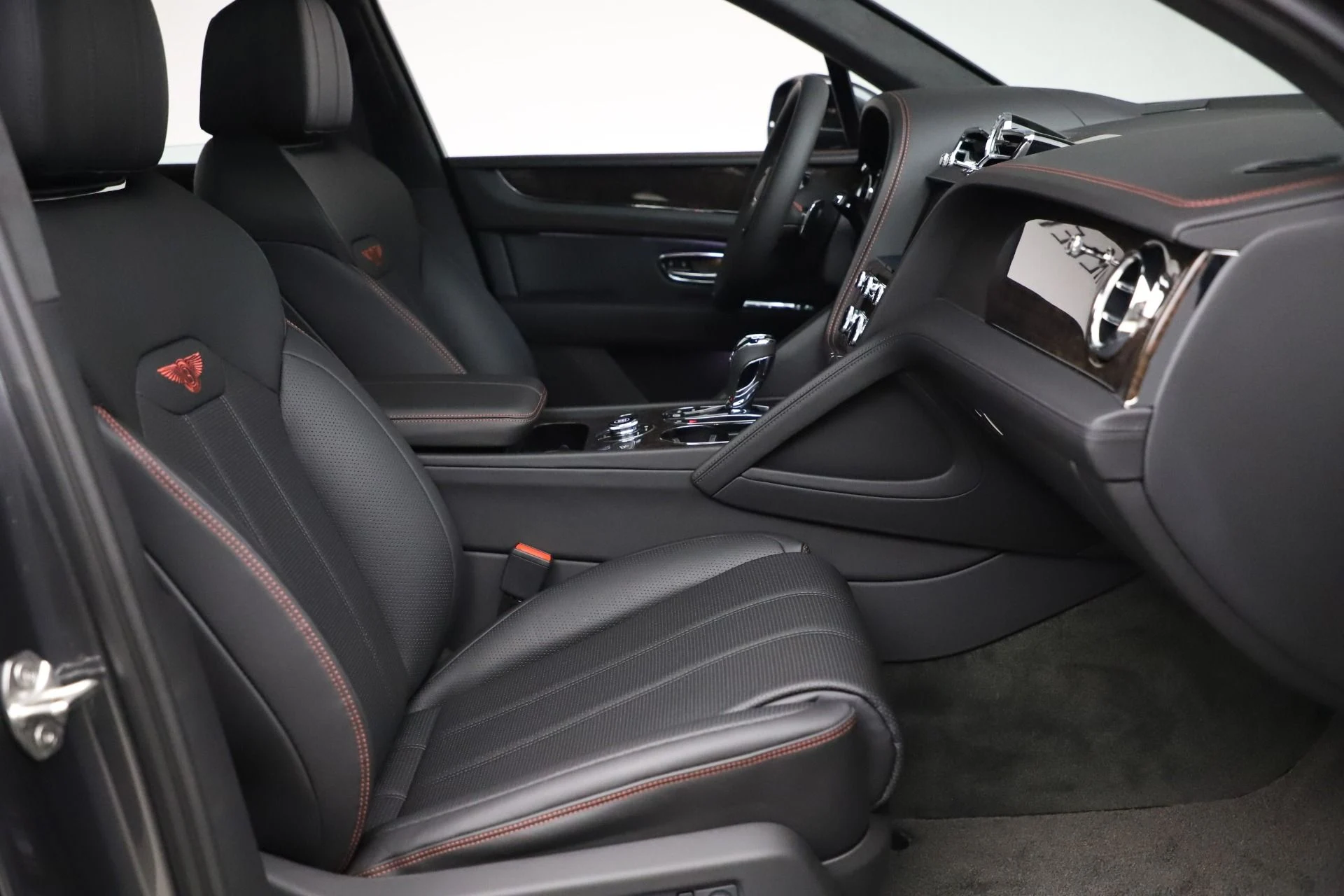 mph027_509403822_Used_2021_Bentley_Bentayga_V8_1610148203_4445d8c9f6