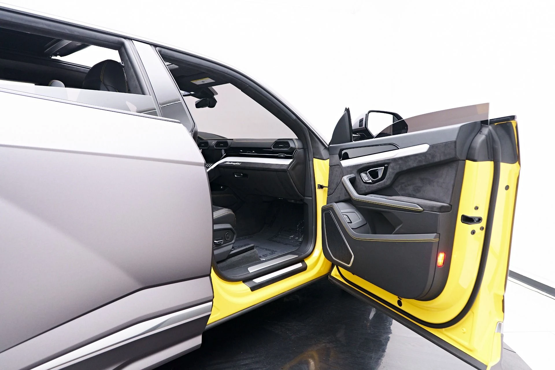 mph027_510237641_Used_2021_Lamborghini_Urus_Base_1758751751_fa02eb2e1e