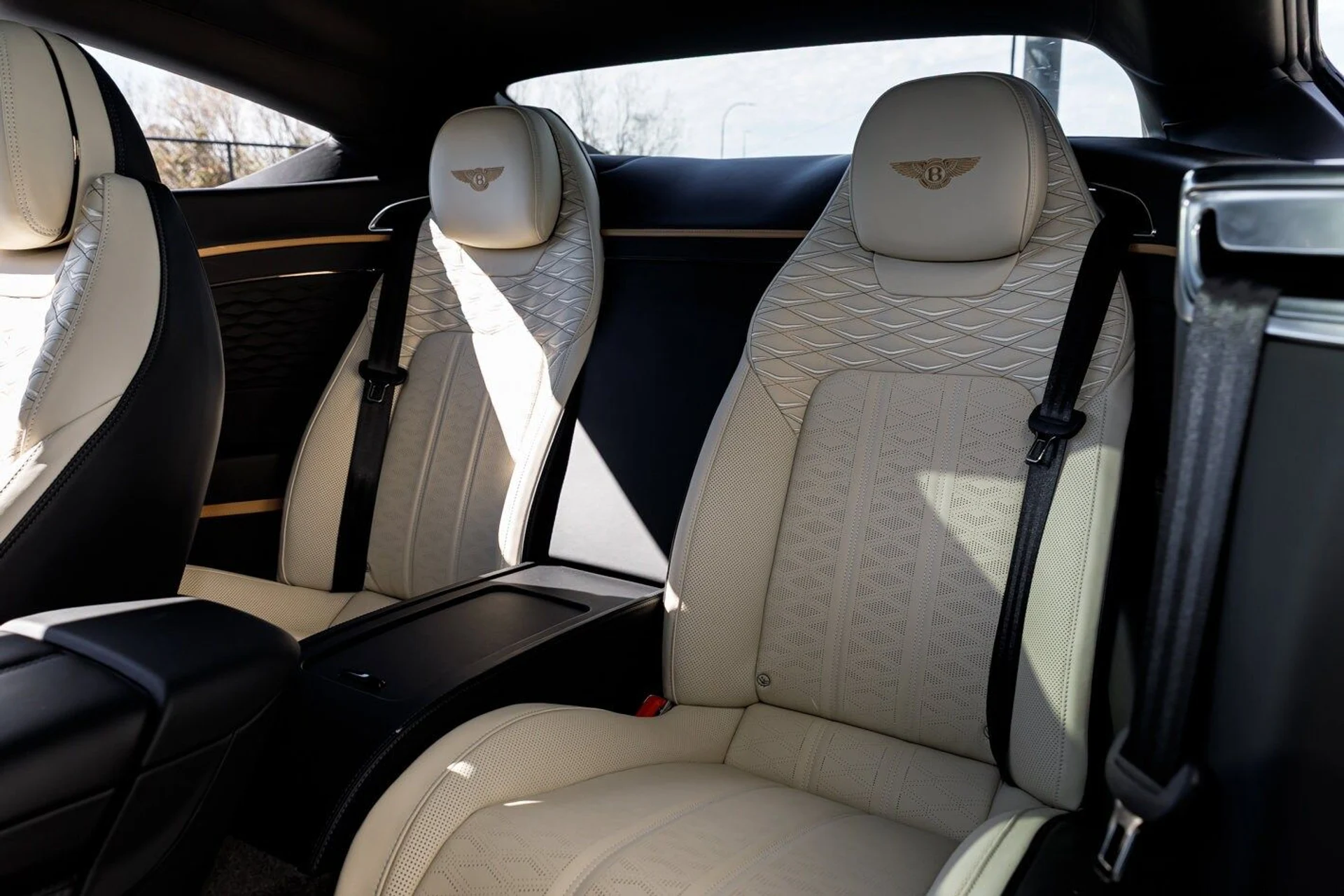 mph027_532759207_5497b7ed3af88bb71dd3072d4f1b46b7x_e97b17d17e