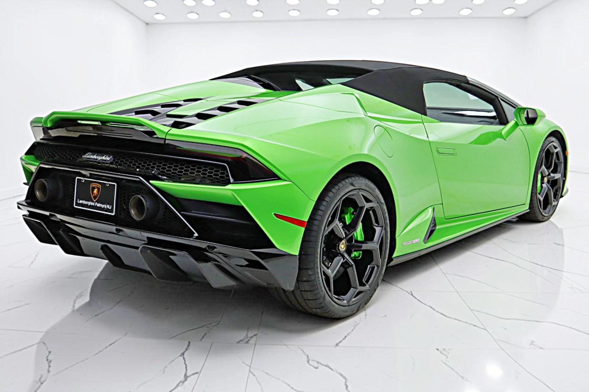 mph027_533186038_Used_2023_Lamborghini_Huracan_EVO_Spyder_RWD_SELEZIONE_PRE_OWNED_CERTIFIED_dee15ecb5e