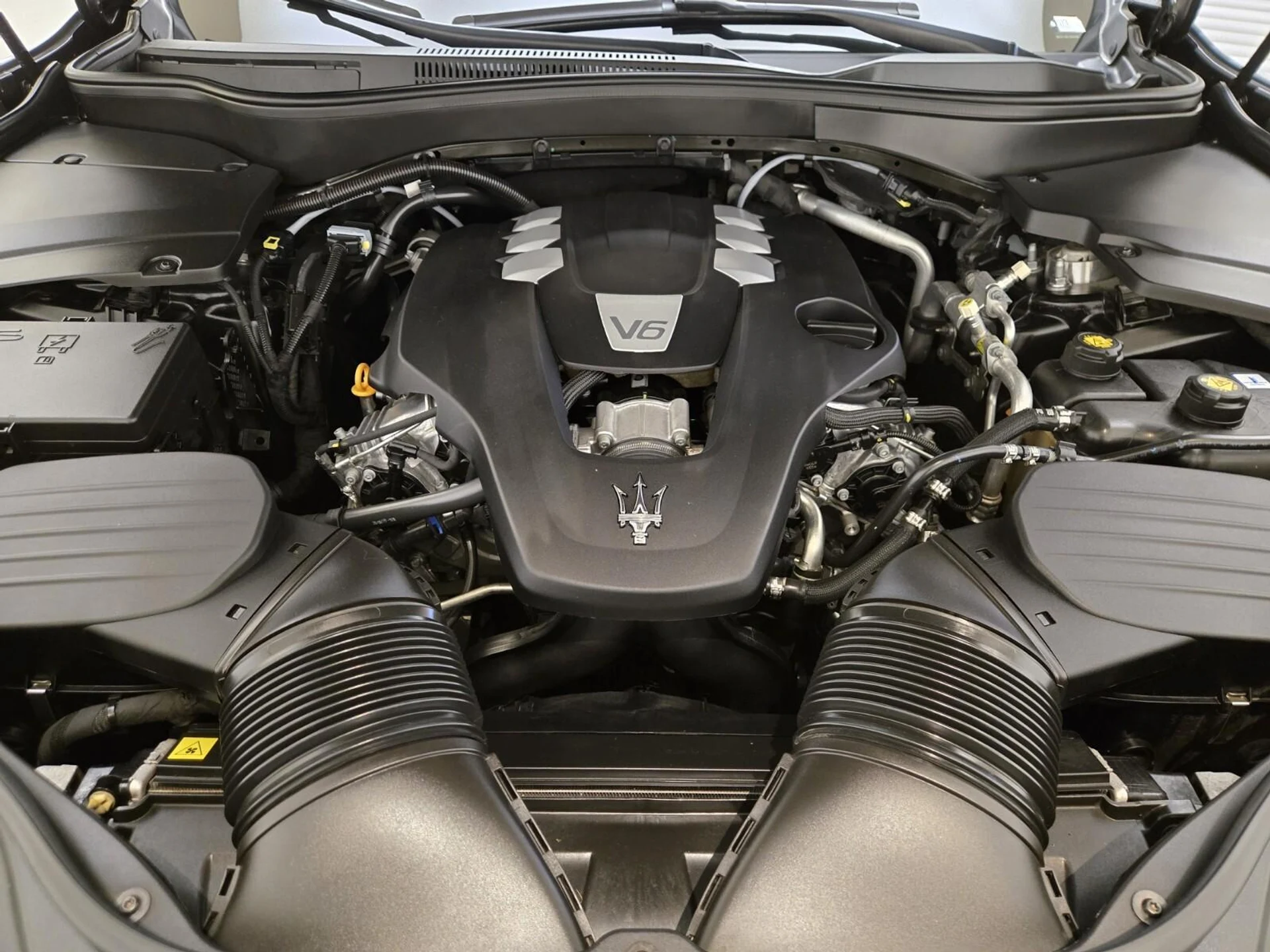 mph027_533922848_Used_2020_Maserati_Levante_1753941260_09d4c95e23