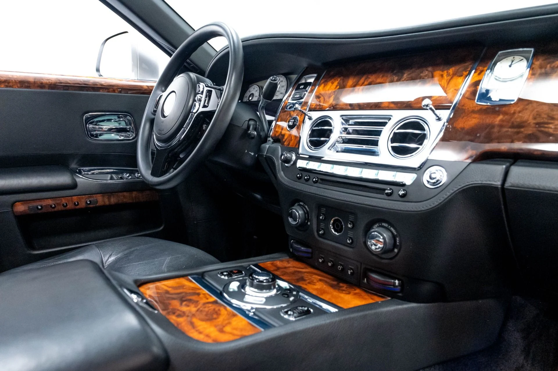 mph027_535836910_Used_2012_Rolls_Royce_Ghost_1778014944_64023b77a3