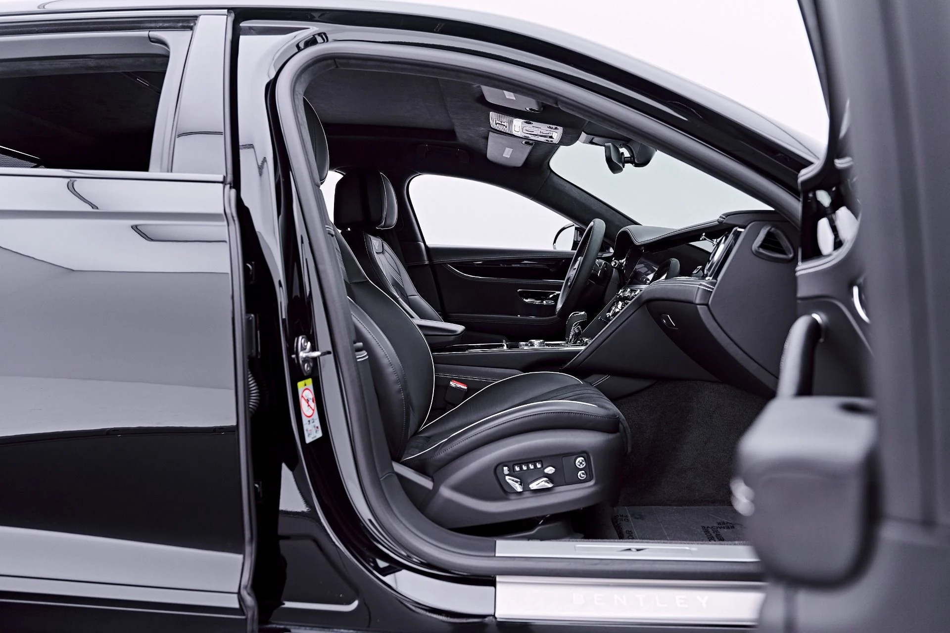mph027_54252831_Used_2023_Bentley_Flying_Spur_S_1784247259_849ef0e608
