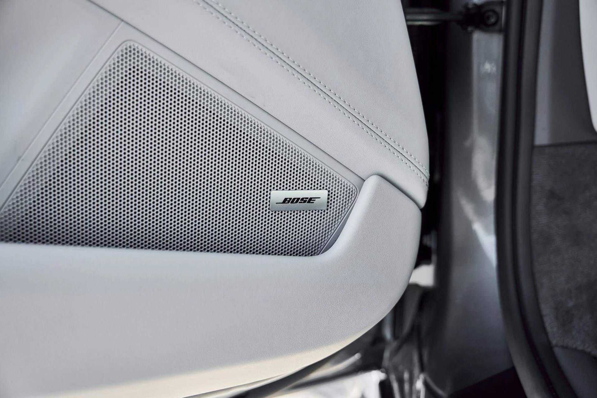 mph027_544624716_Used_2025_Porsche_911_Carrera_1768012345_a3743dddae