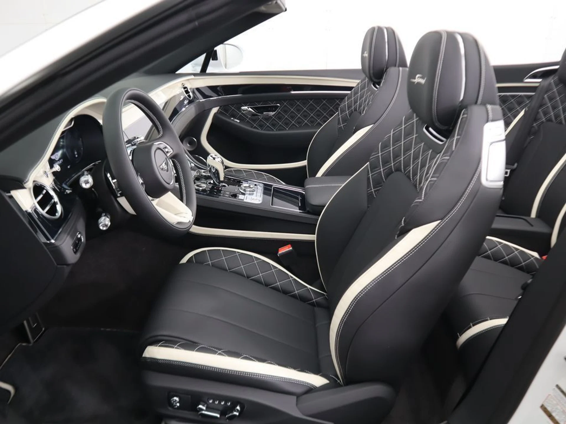 mph027_544788713_new_2024_bentley_continental_gtspeedconvertible_8119_22474376_28_1024_ecbac729c5