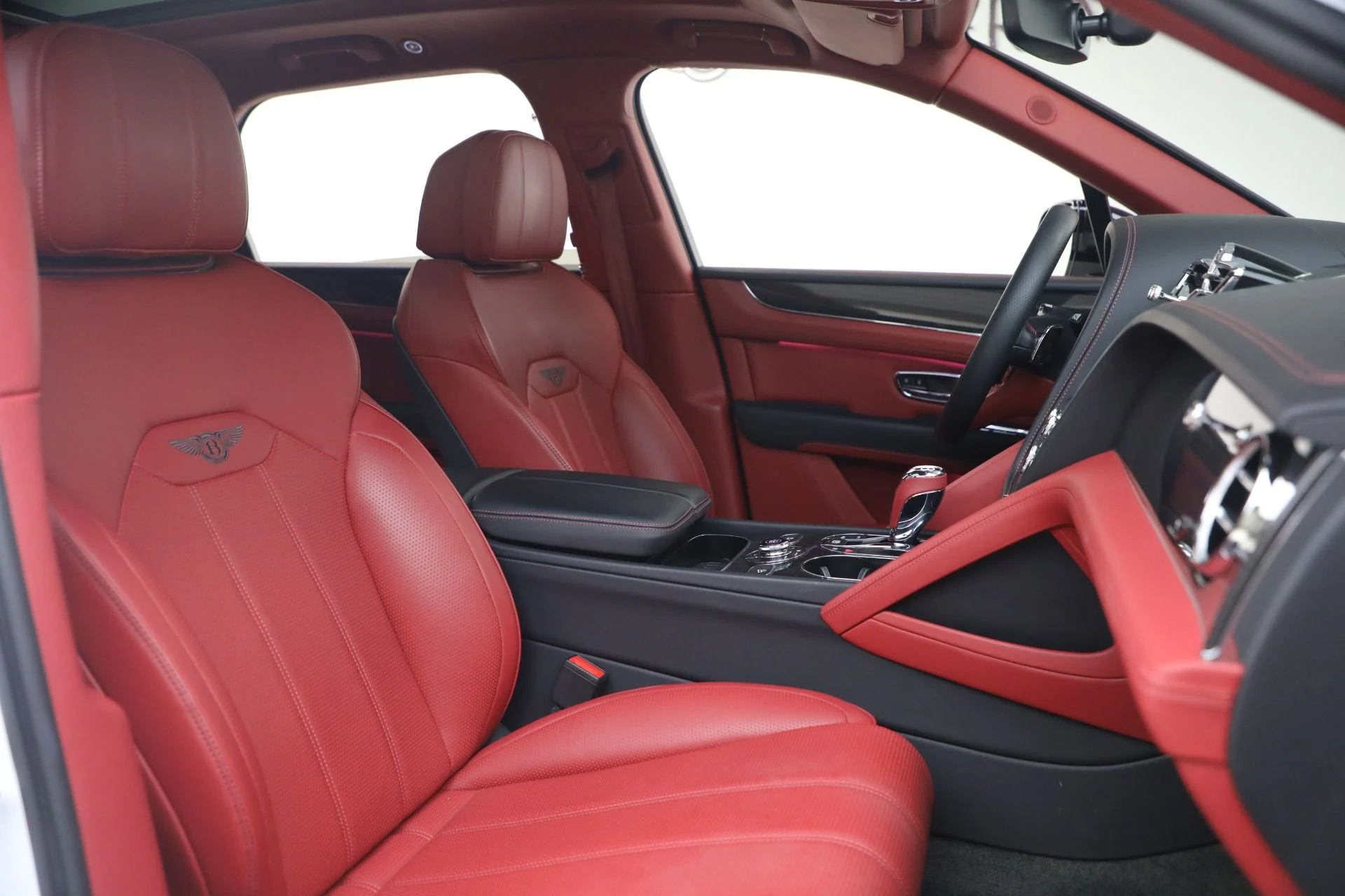 mph027_546807281_Used_2023_Bentley_Bentayga_S_V8_1775660780_3614b28419