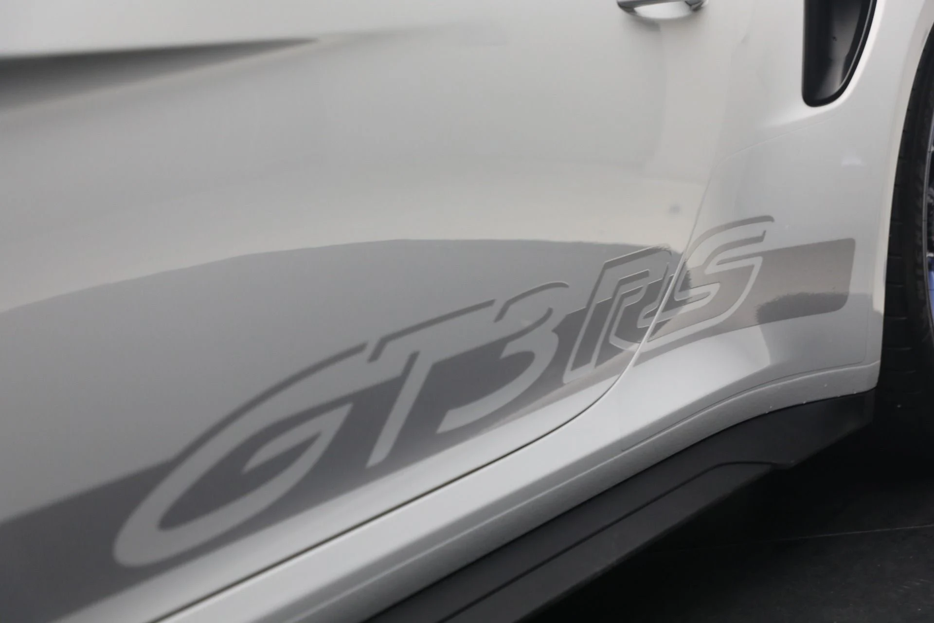 mph027_55000065_Used_2024_Porsche_911_GT_3_RS_1782768712_26c940dee0
