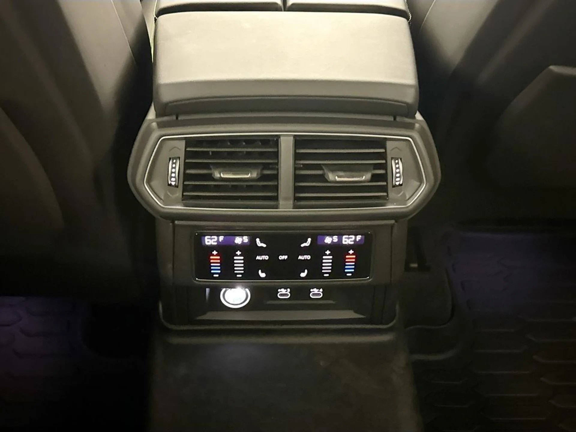 mph027_550388321_d44176ab454f2471497ba8424ebfd226_4d671c22de