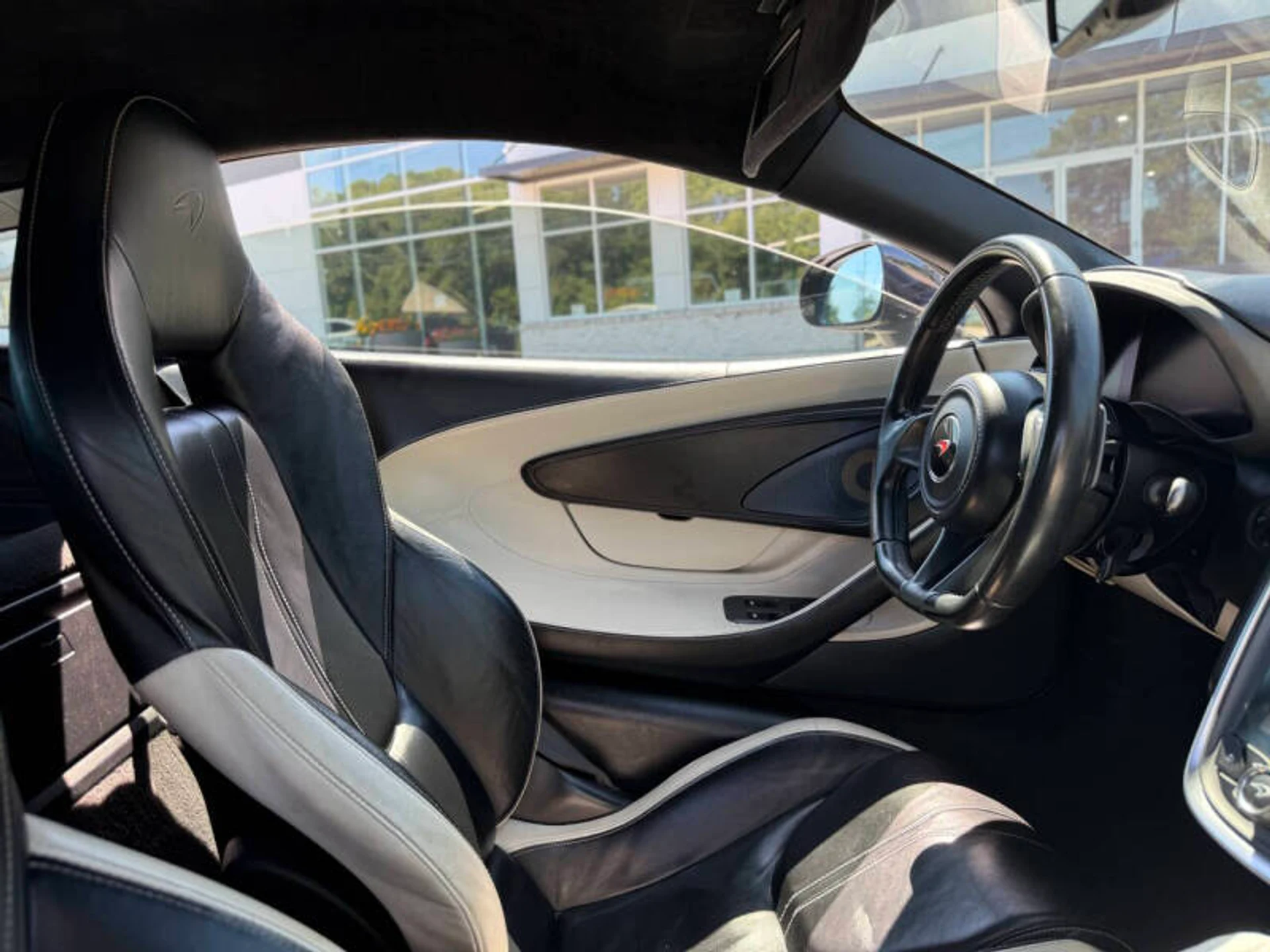 mph027_552828735_2016_mclaren_570s_base_2dr_coupe_dc09138c90