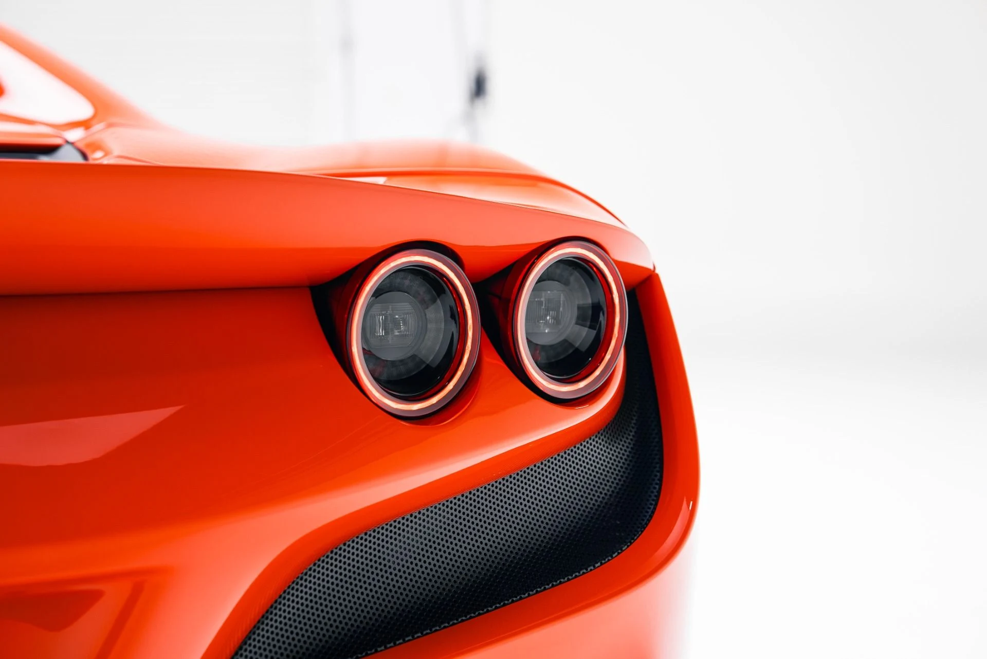 mph027_554760361_Used_2022_Ferrari_F8_Spider_1766089321_3559774c51