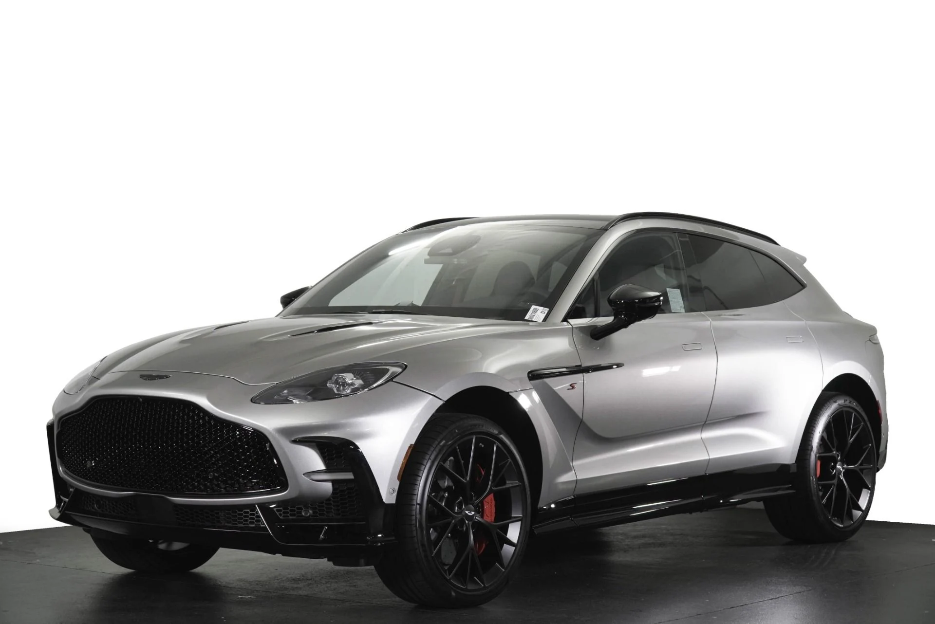 mph027_560267414_New_2026_Aston_Martin_DBX_S_1781900282_68cf427352