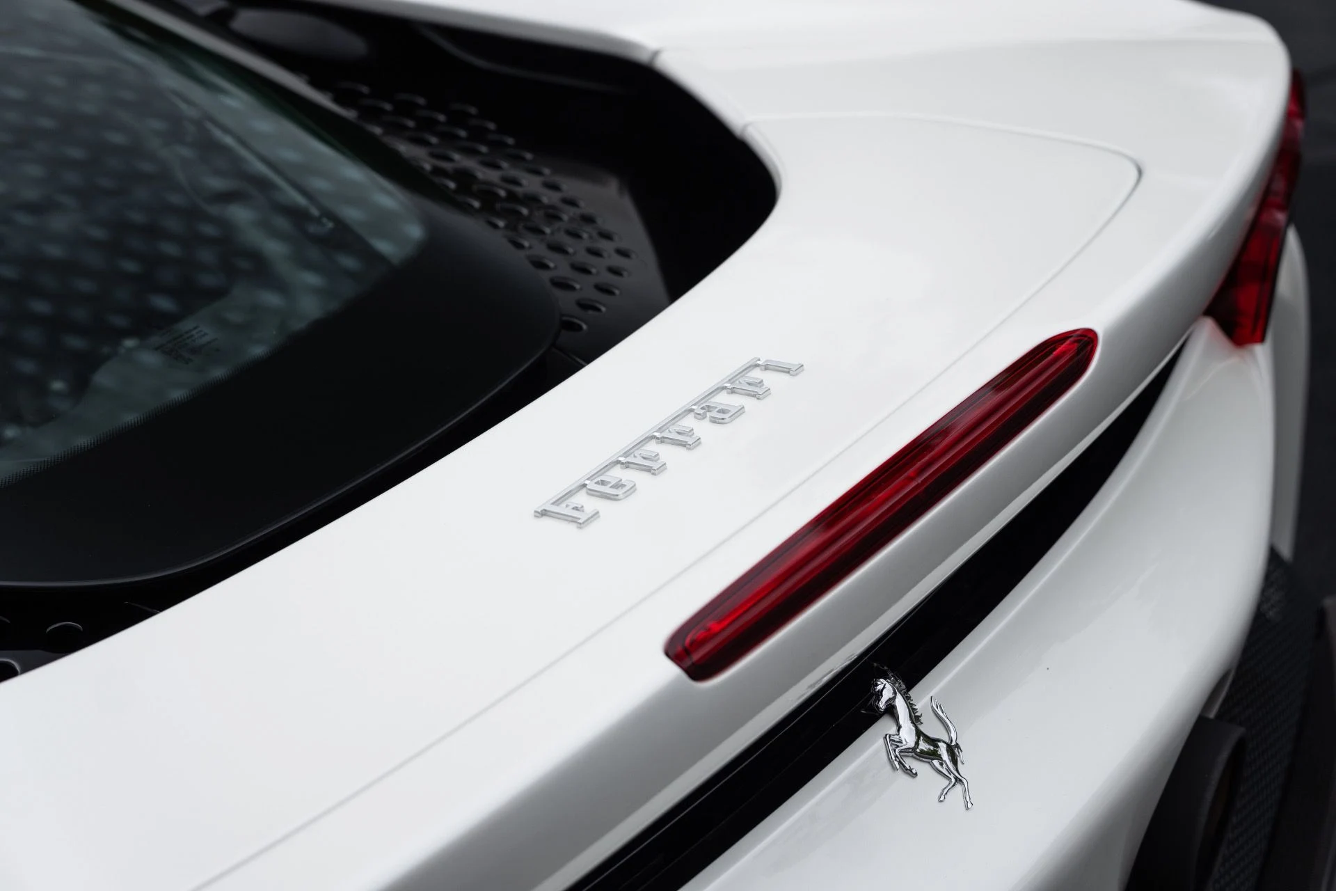 mph027_56289505_Used_2024_Ferrari_SF_90_Spider_1775624639_65f86f7410