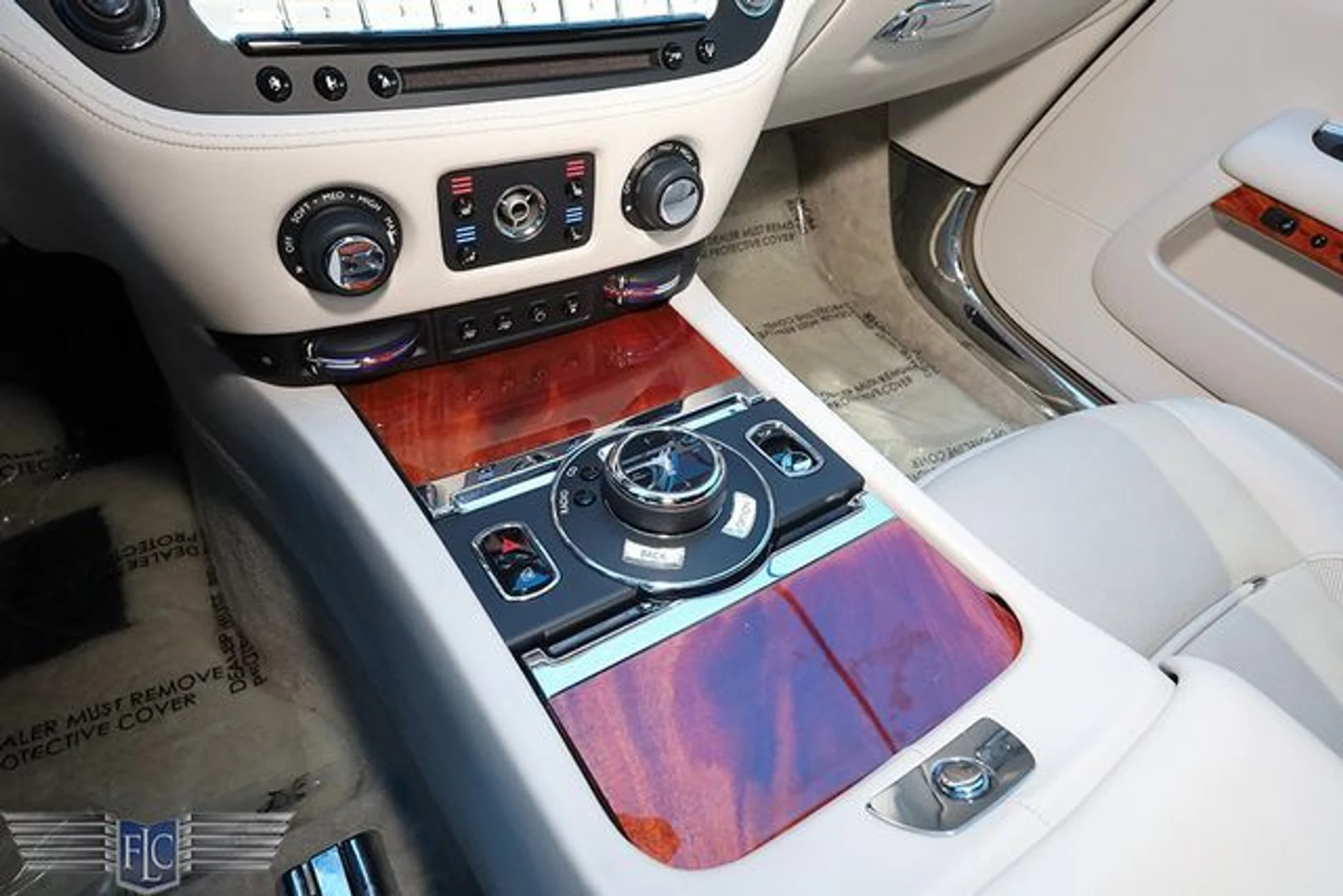 mph027_566115469_used_2016_rolls_royce_dawn_2drconvertible_6305_22995256_32_640_d3425f12b4
