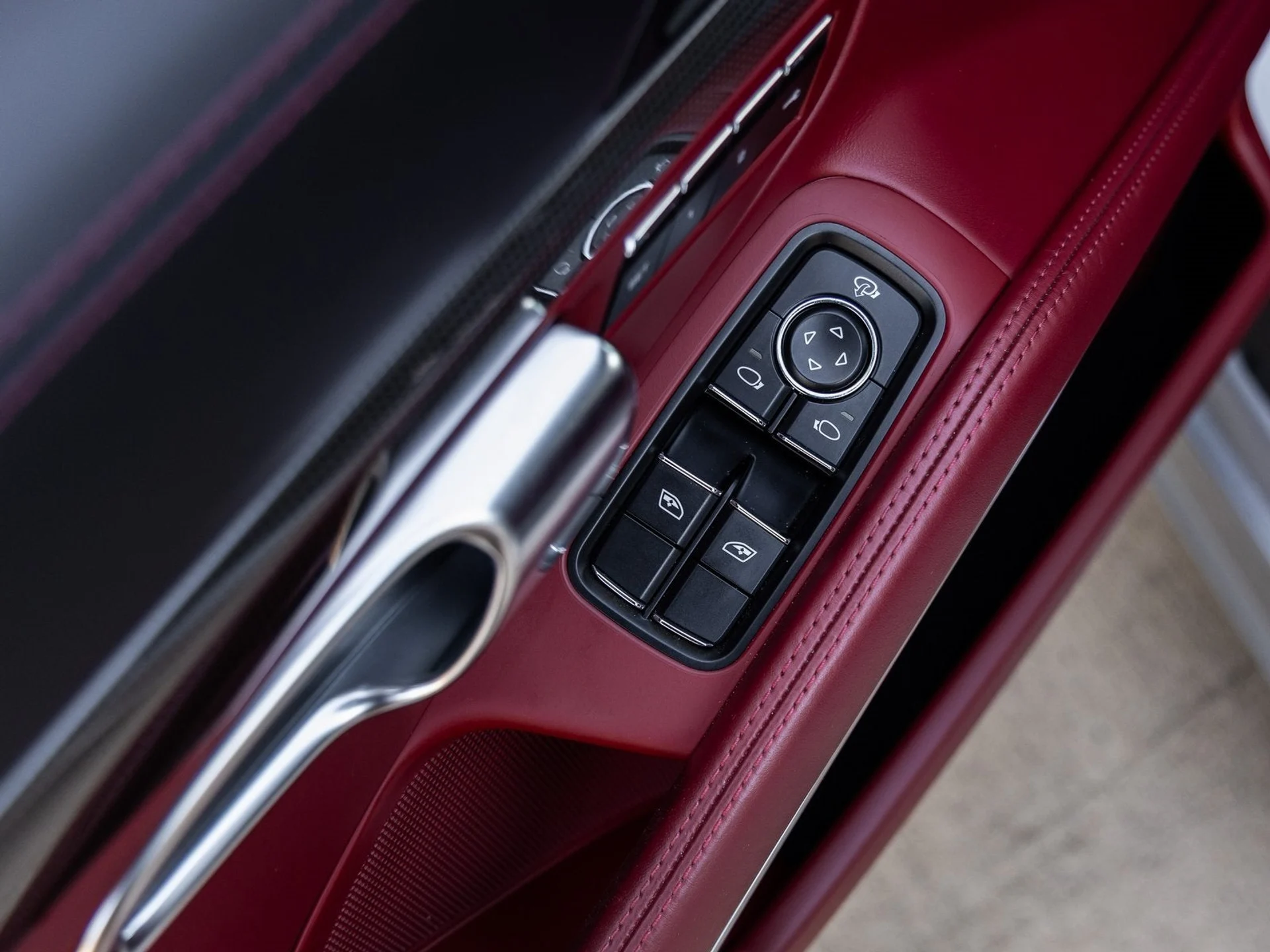 mph027_568320501_28_7d97501165