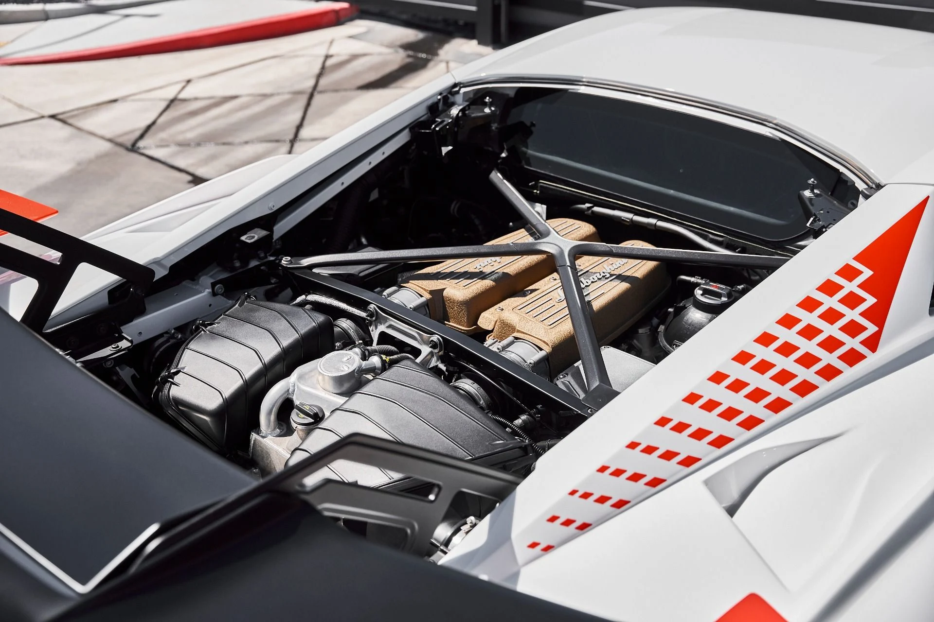 mph027_573432778_Used_2024_Lamborghini_Huracan_STO_Base_1775782804_b2c5c735e5