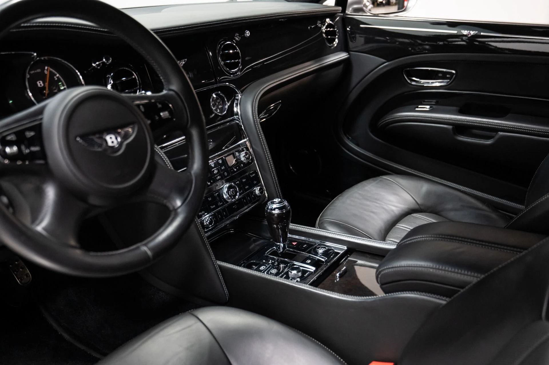 mph027_574647018_Used_2012_Bentley_Mulsanne_1752678989_e3e9abef74