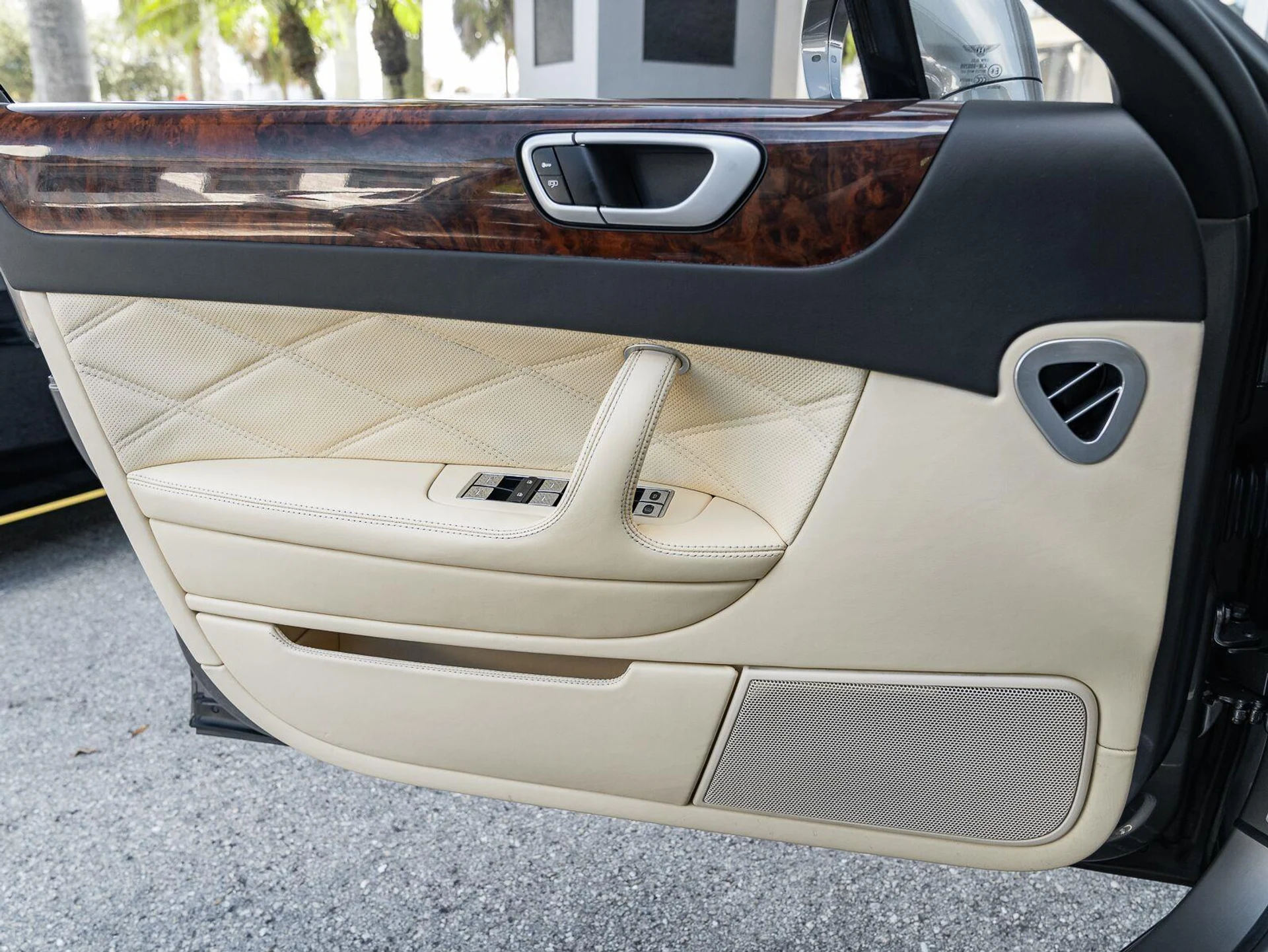 mph027_574852259_Used_2011_Bentley_Continental_Flying_Spur_Speed_1792185142_d237553412