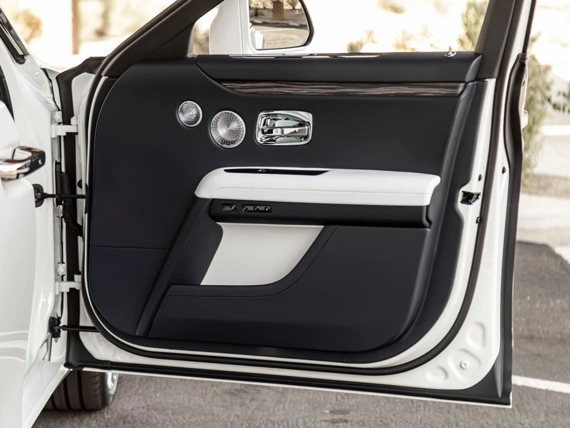 mph027_576928103_28_8701e08f83