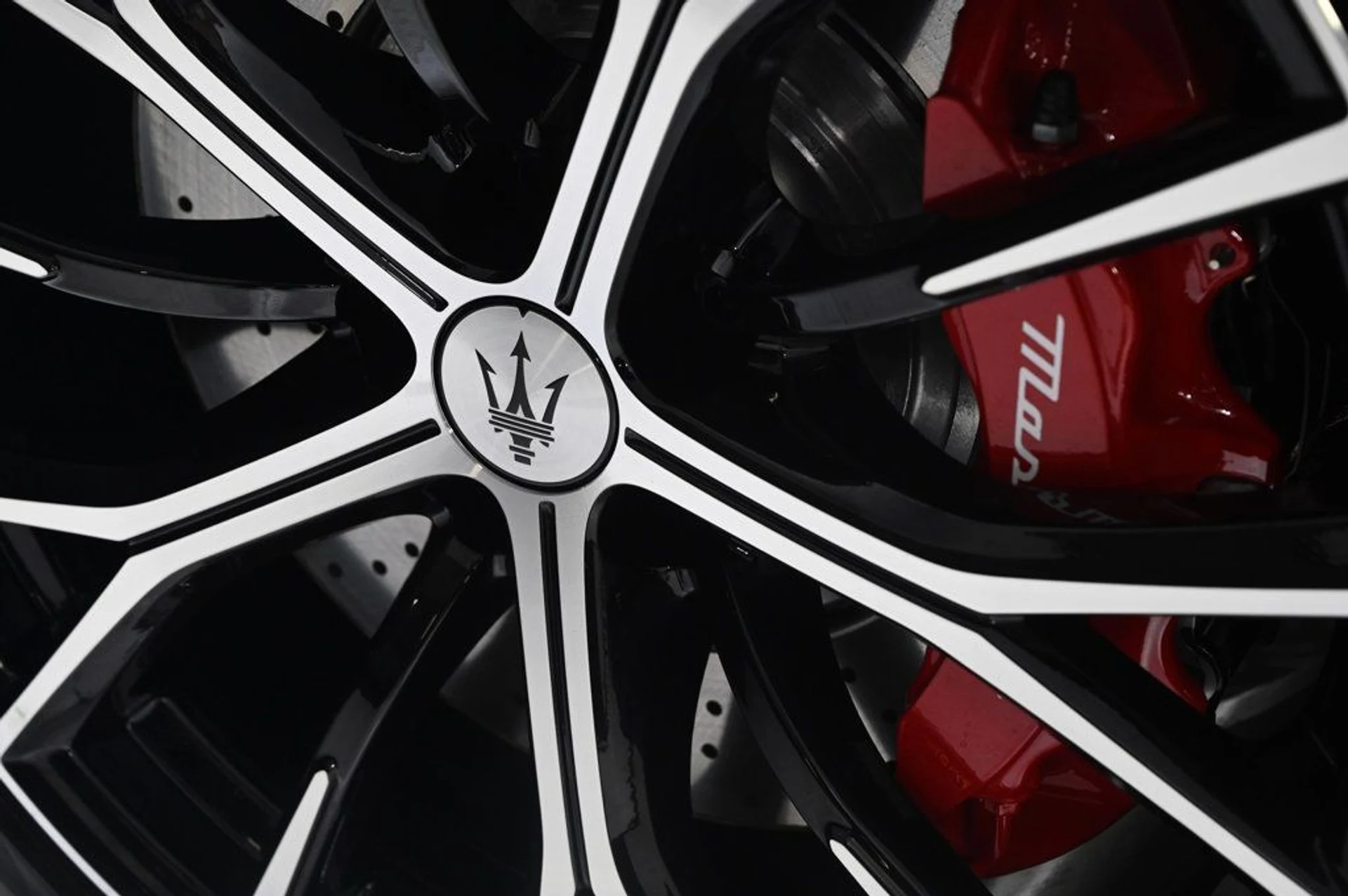 mph027_578497424_new_2026_maserati_grancabrio_convertible_11350_22991878_27_1024_61d99937e5