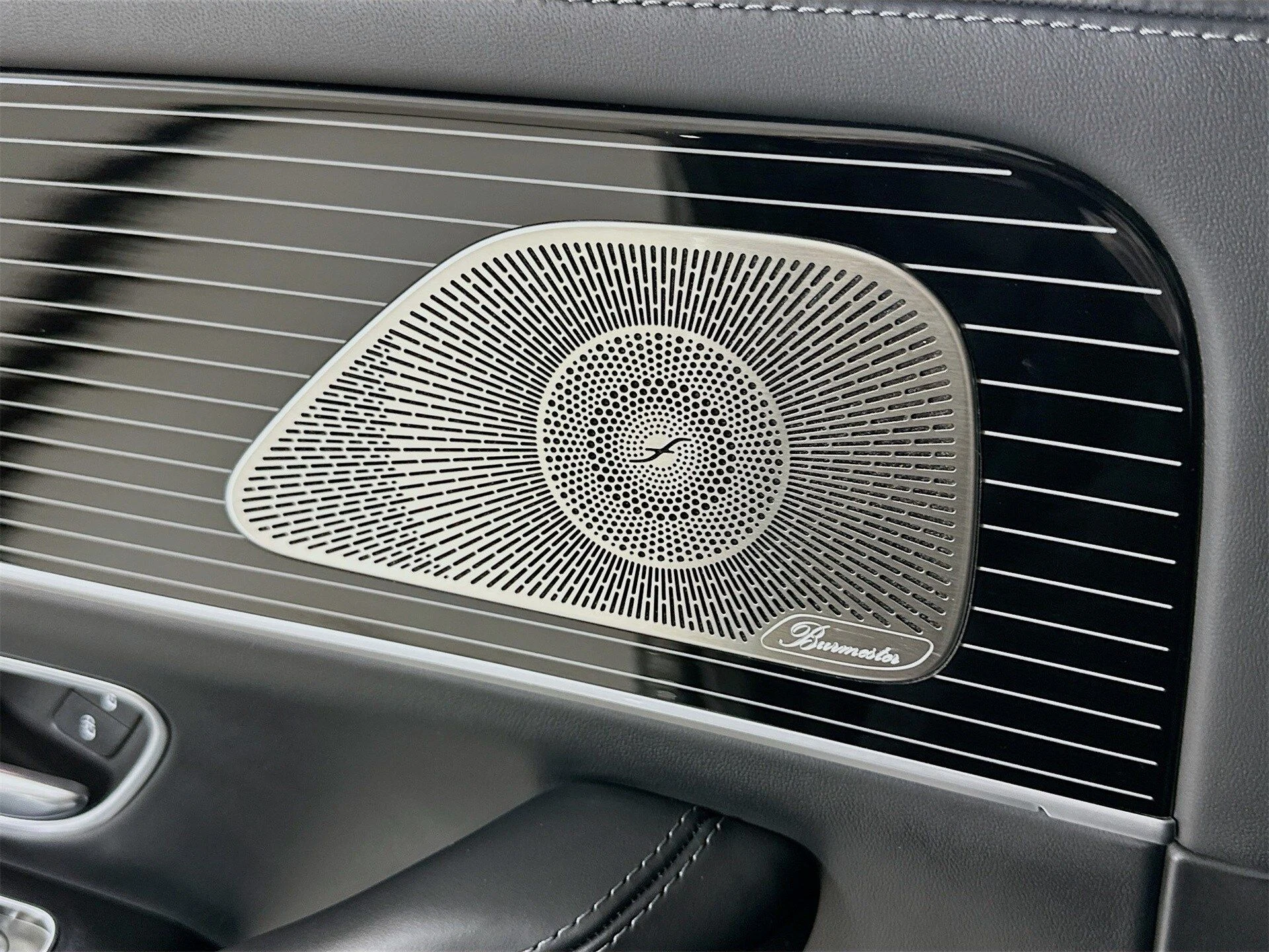 mph027_582394617_d5218ec8e74f26220fe3c1968cd2f748x_4d18f3f48b