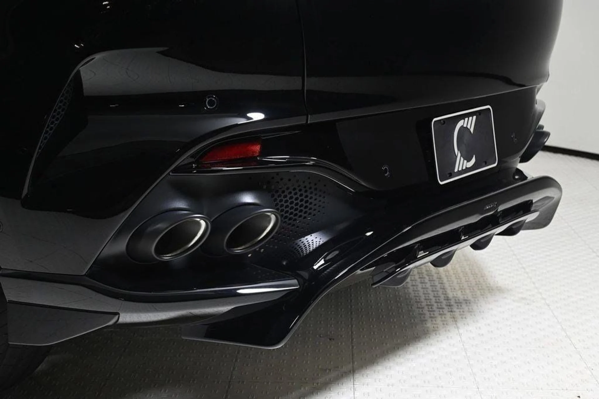 mph027_582925518_new_2025_aston_martin_dbx_707awd_11350_22854625_27_1024_ab0137df07