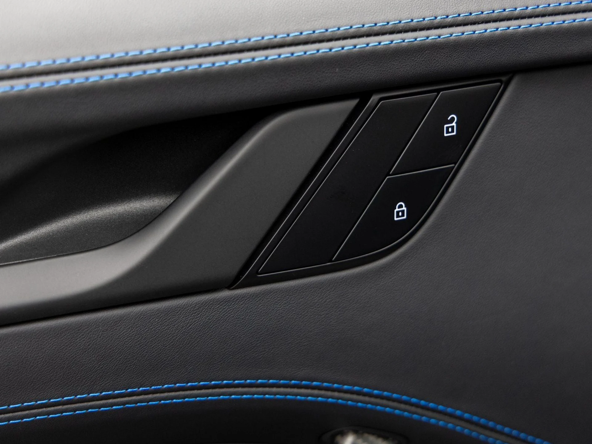 mph027_588309938_28_f21ed96799