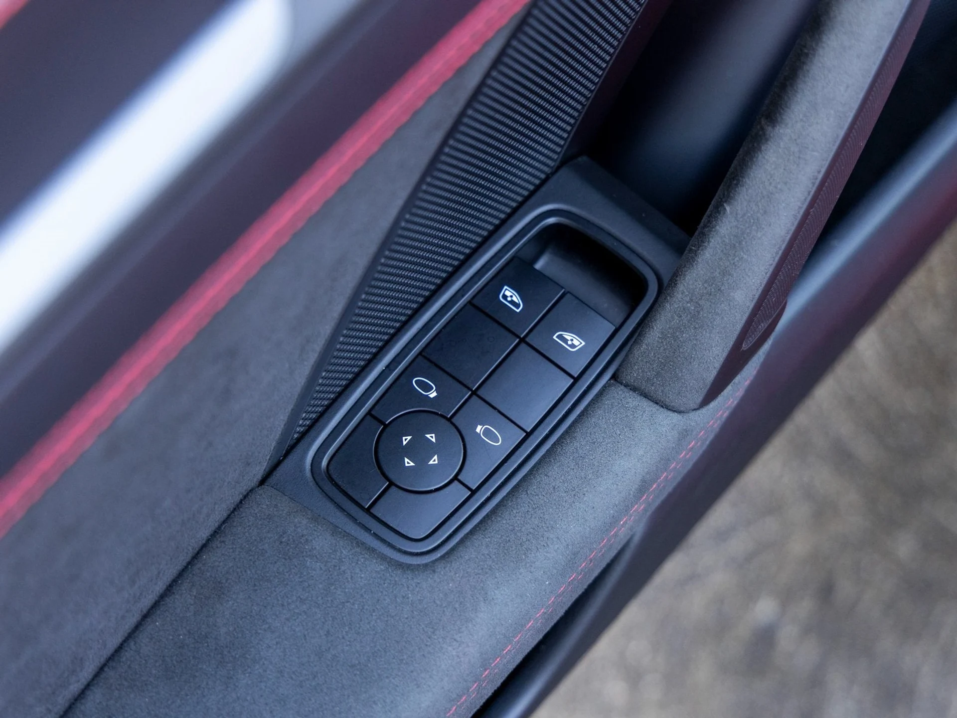 mph027_590529326_28_353b254abc