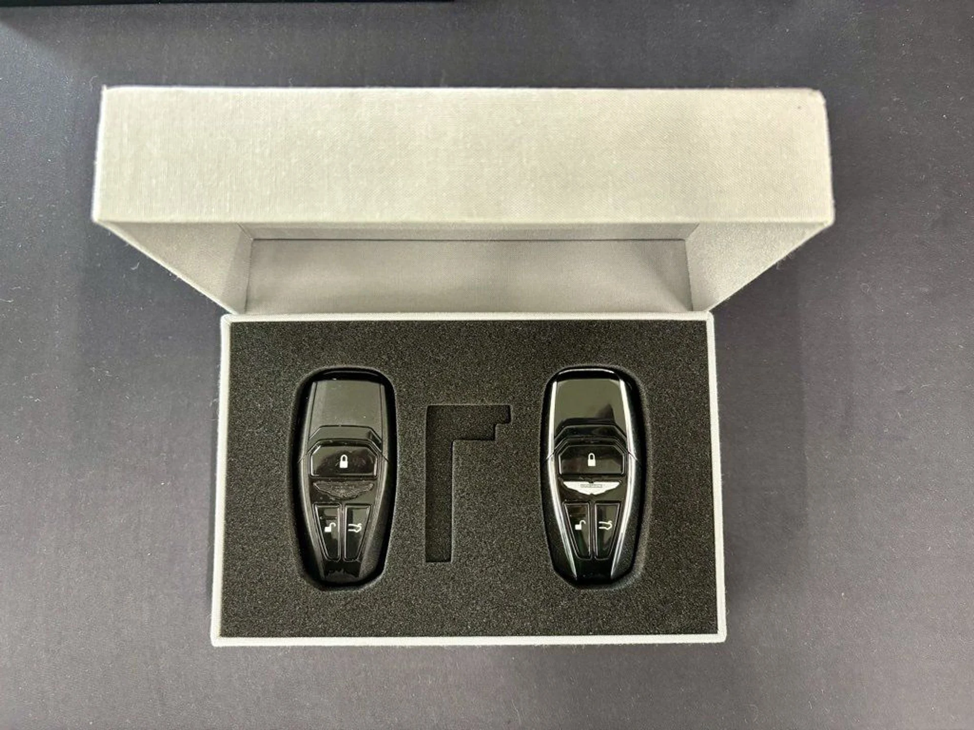 mph027_595902737_db82c6a747a1d9c2946512585aae3ee5_437dee50d2