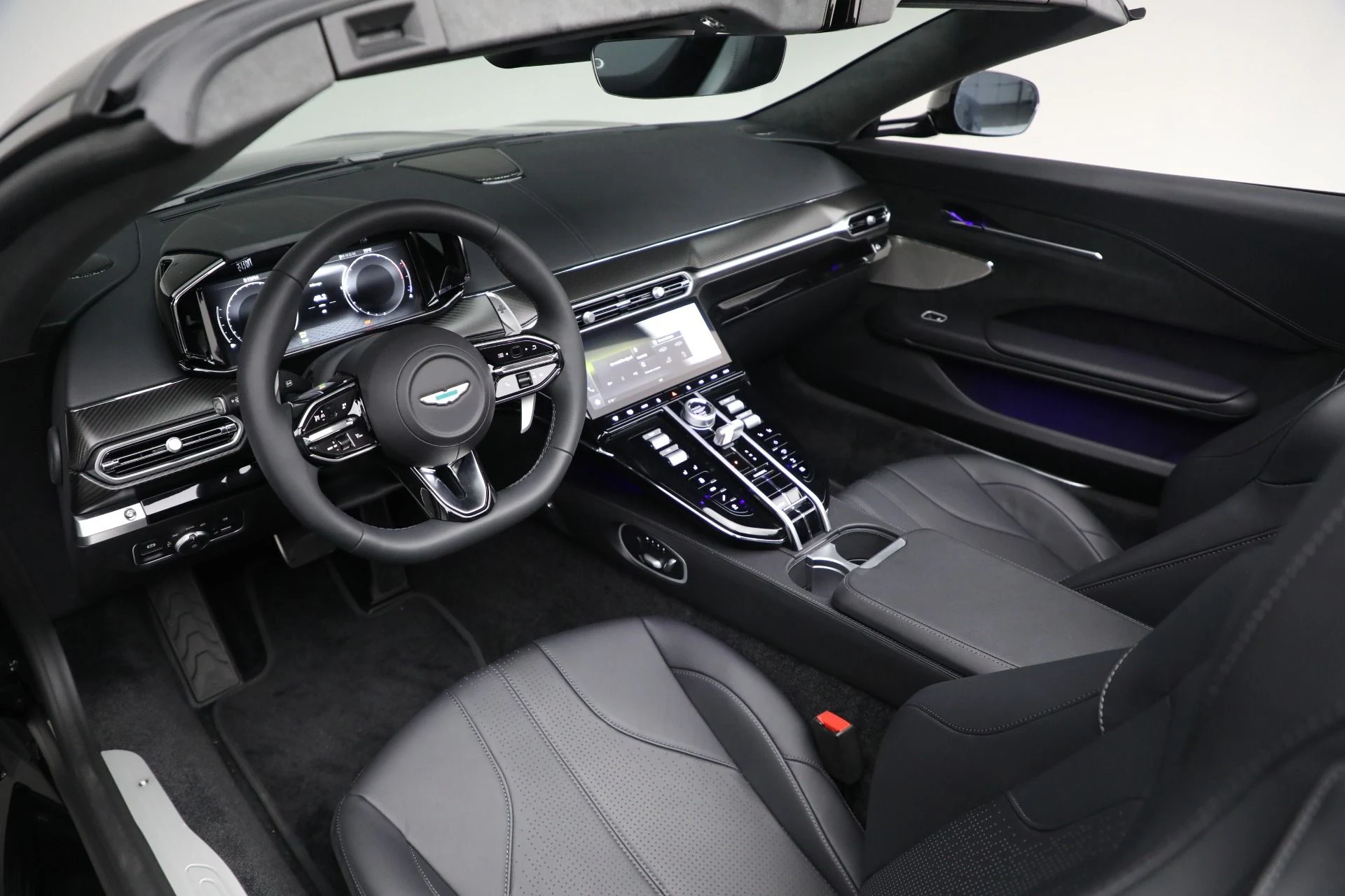 mph027_598559639_New_2026_Aston_Martin_Vantage_Roadster_c8d94357c4