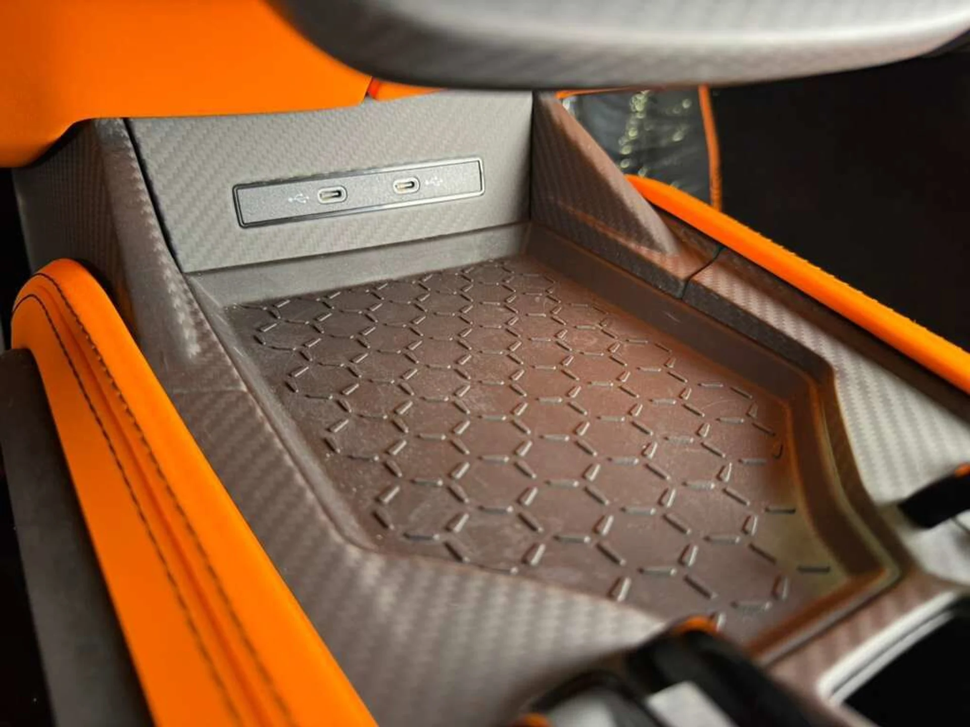 mph027_60084708_f148ee71d9120e25ea204d76eb4ce743_2a2e0f69ad