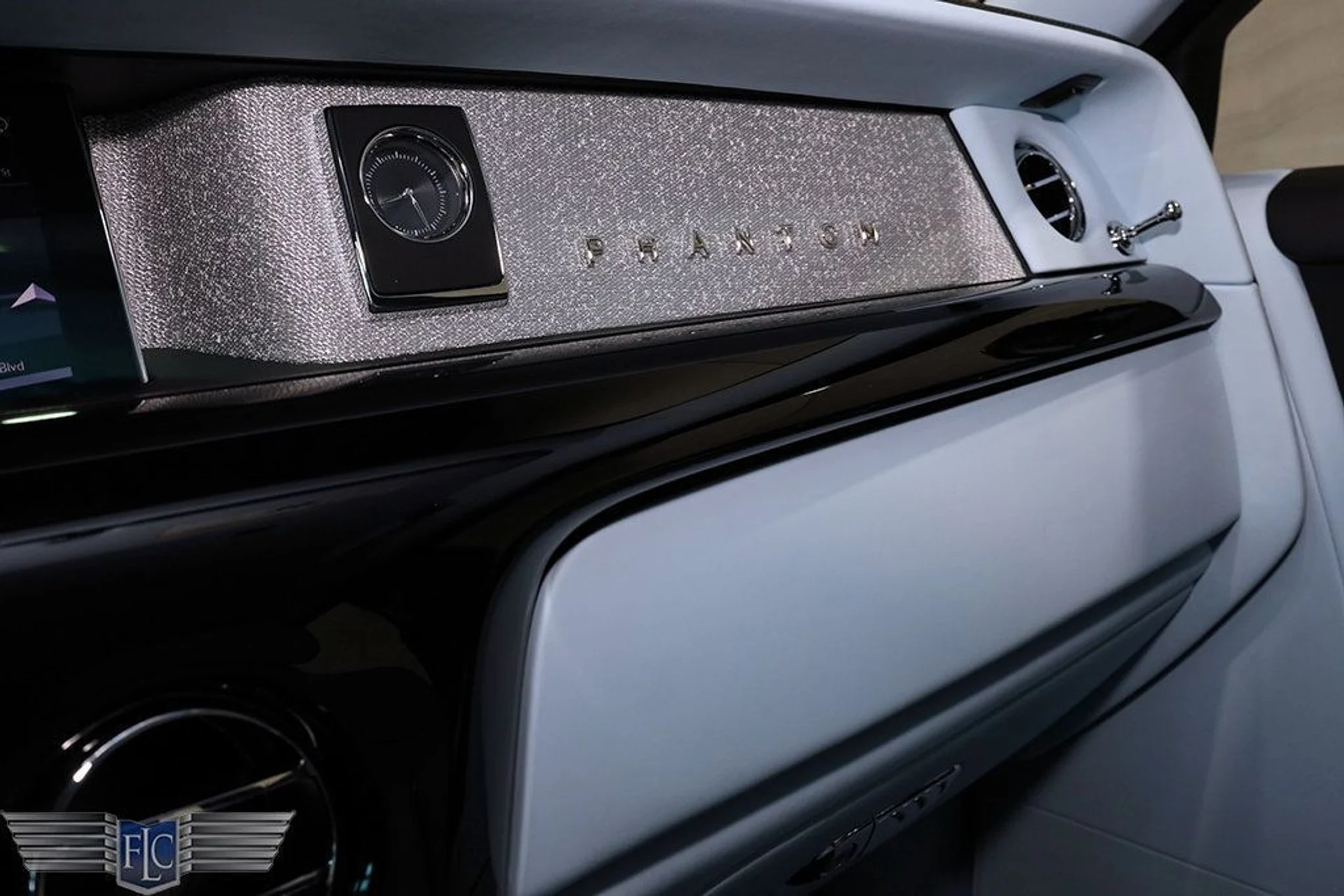 mph027_617269063_used_2025_rolls_royce_phantom_sedan_9689_22959551_28_1024_4732942697