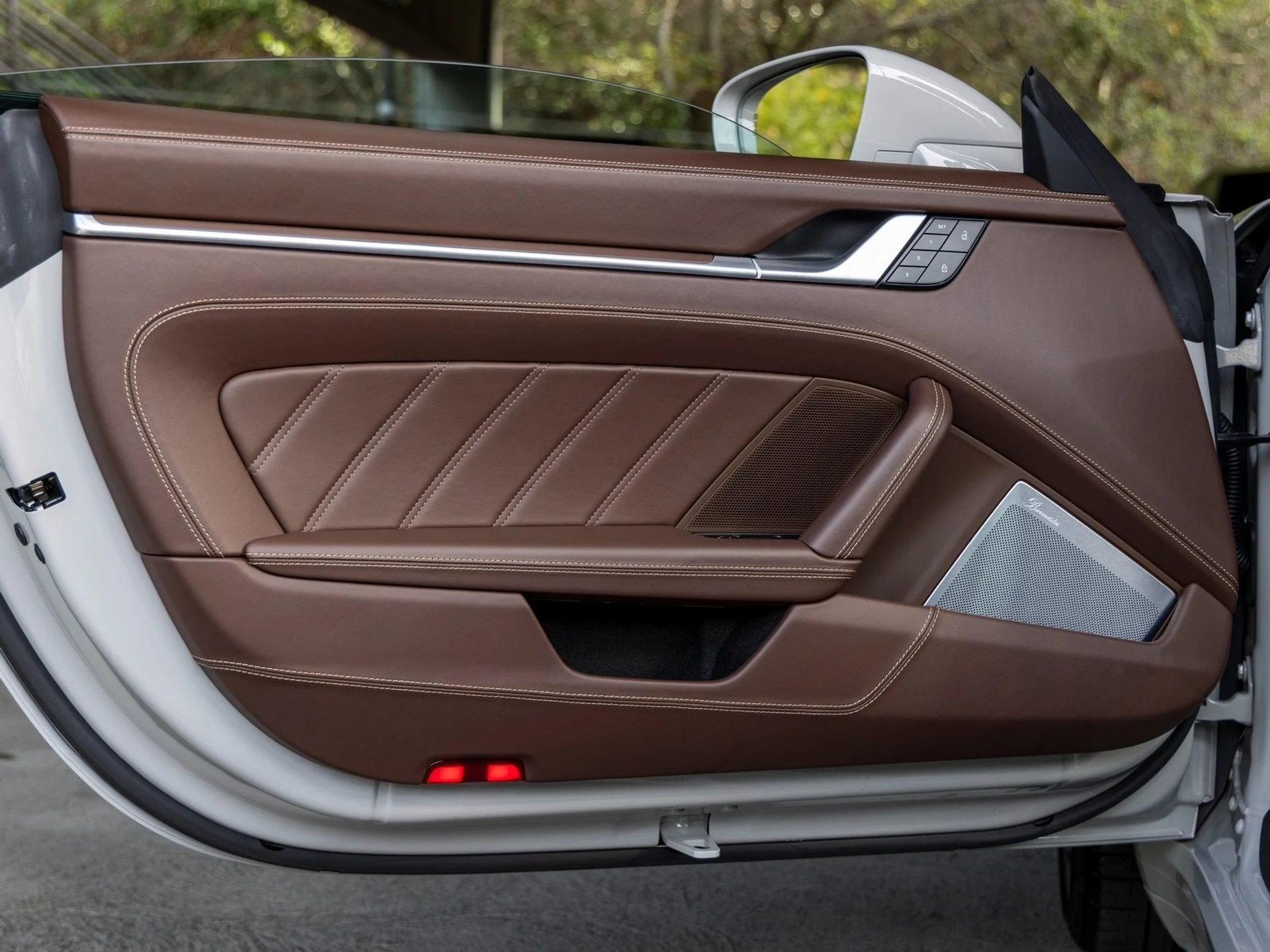 mph027_619191239_28_a8c5955112