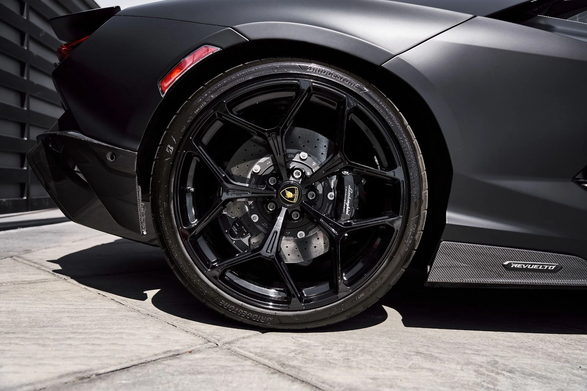 mph027_620468735_Used_2025_Lamborghini_Revuelto_Base_1774300532_bb4ae98f33