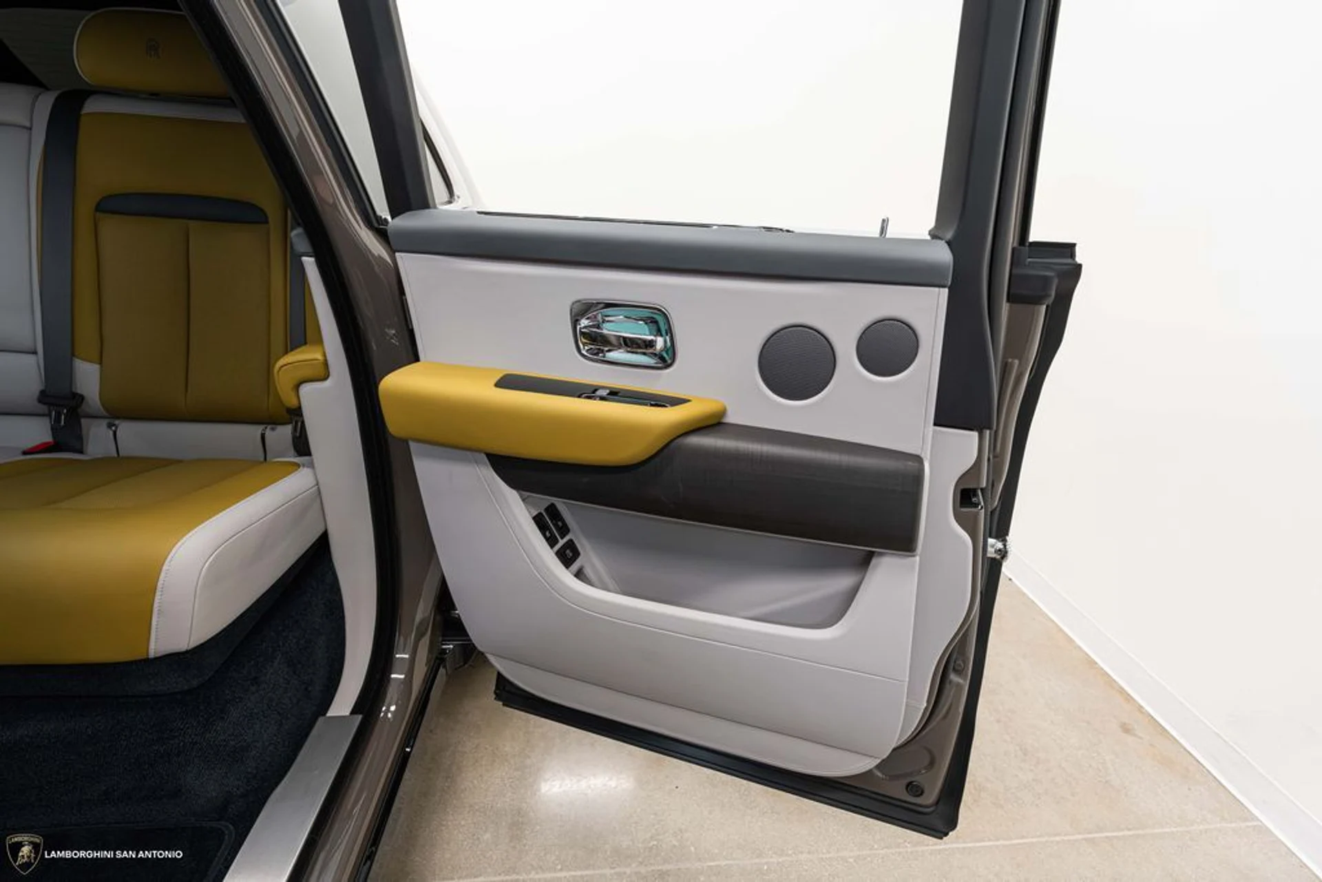 mph027_622957606_4bee0ccad57ab23809fcc3d9cf8f2bb8x_0c2f91d9af