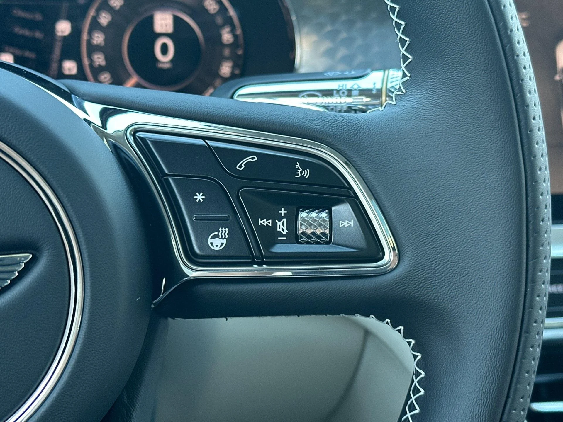 mph027_627459076_New_2026_Bentley_Flying_Spur_1763565063_172a21bf31