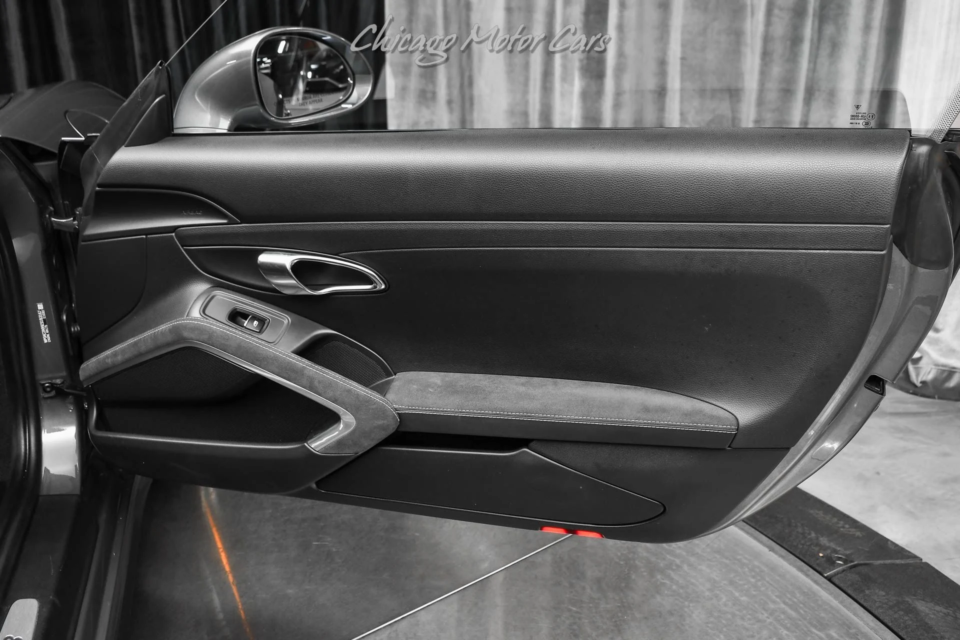 mph027_628398163_12180_p28_l_43552f7ece