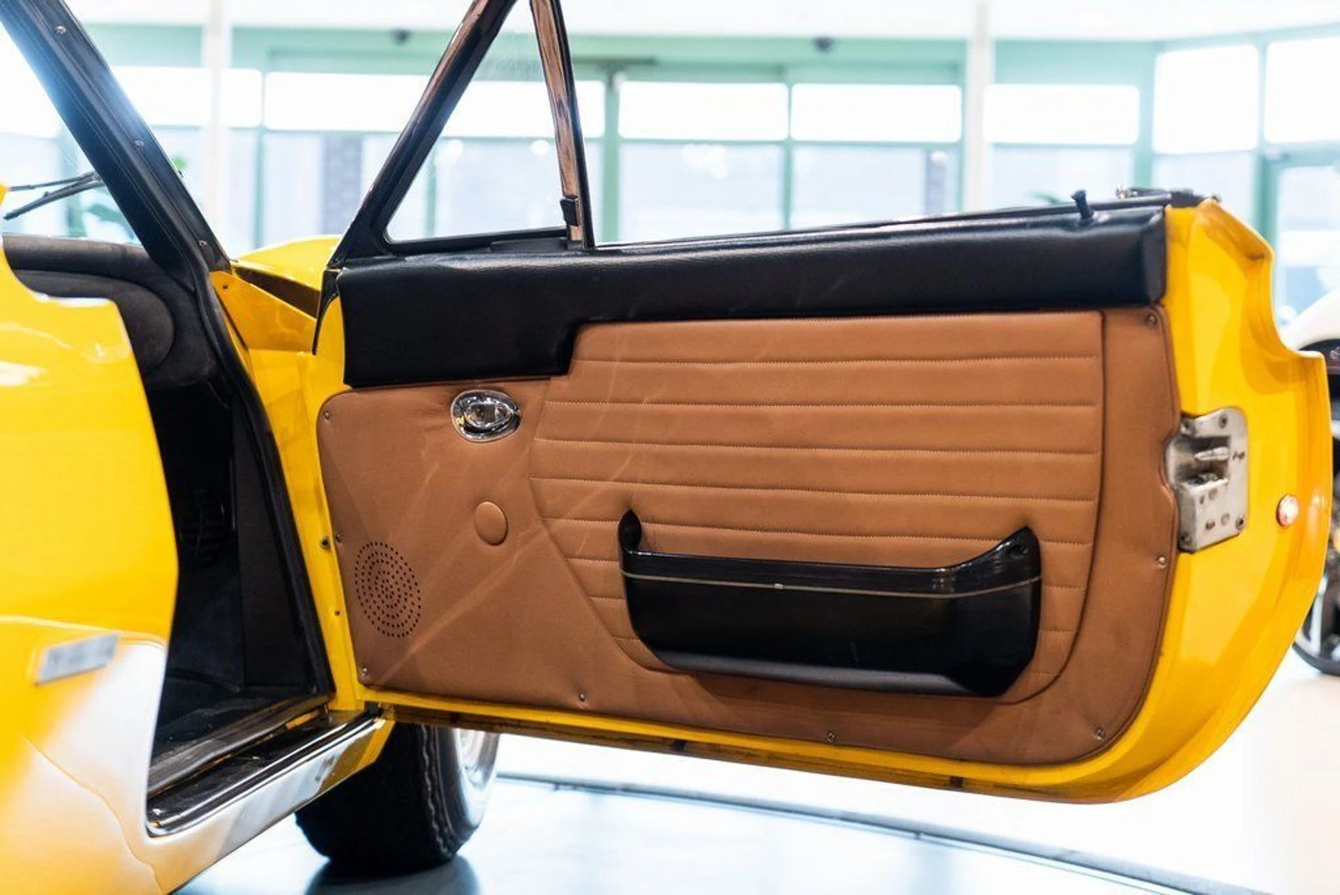 mph027_634973117_8ce139c3e65bf450bfc61bc12a541df1_19964130e4