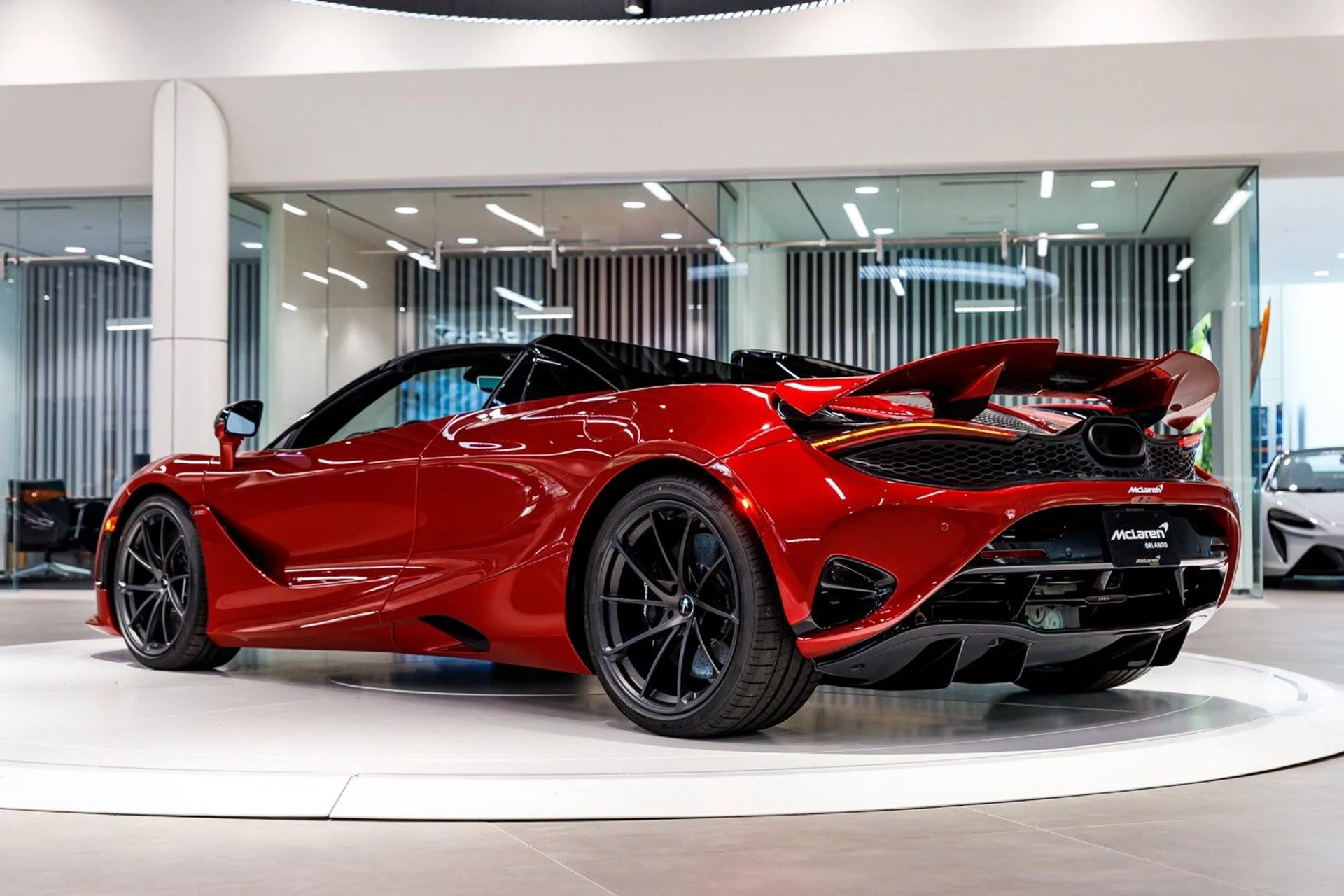 mph027_635674856_677_p28_l_9cff7bce58