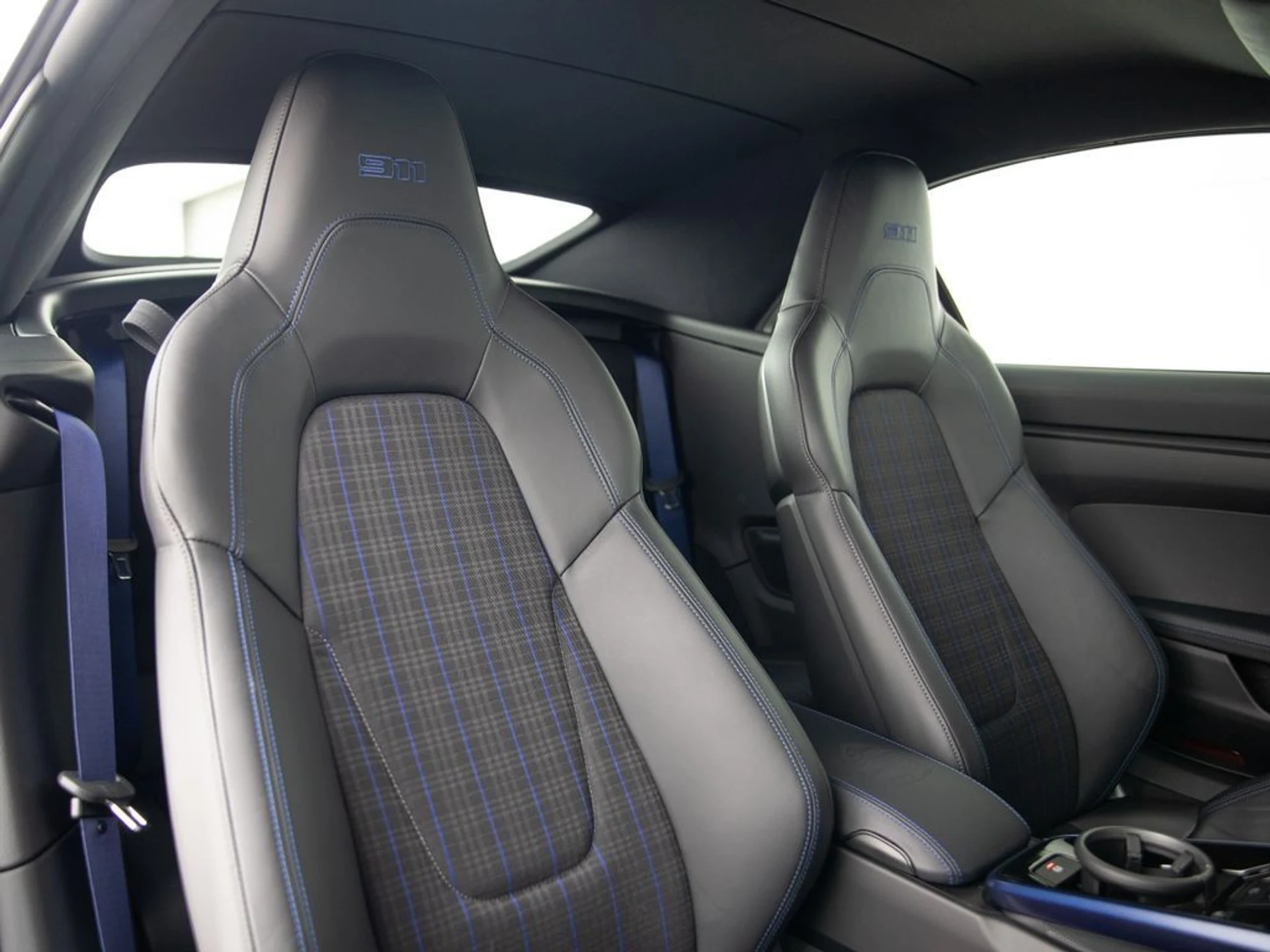 mph027_639908779_4f990bb4bb29d2017b2d6267345249fdx_cd41e98005