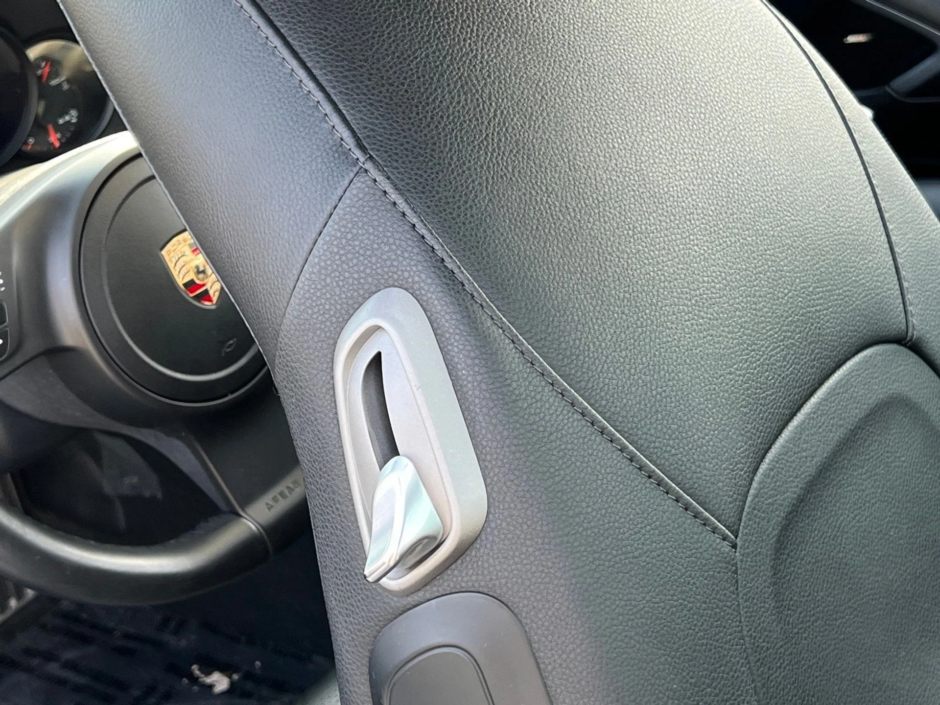 mph027_640154130_a8a30cbadadff15a4b58ac176eb380ecx_0c2445f60b