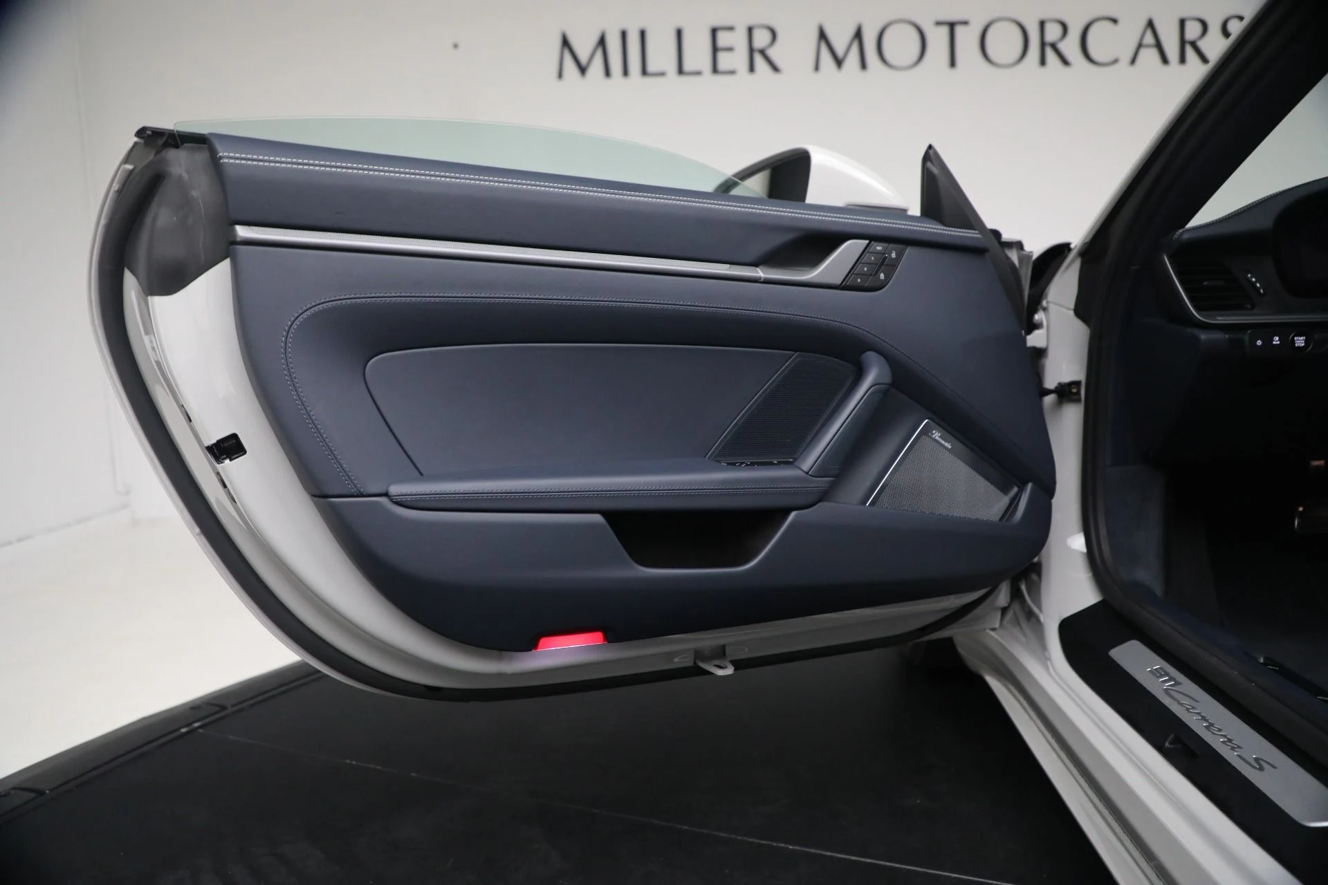 mph027_643758819_Used_2025_Porsche_911_Carrera_S_1774555687_f86ae2960b